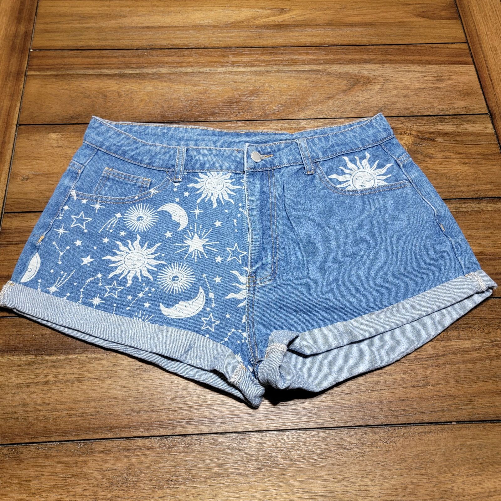 Shein Shein Curve Denim Shorts w/ Celestial Print - Size 0XL Size 34" / US 12 / IT 48 - 1 Thumbnail