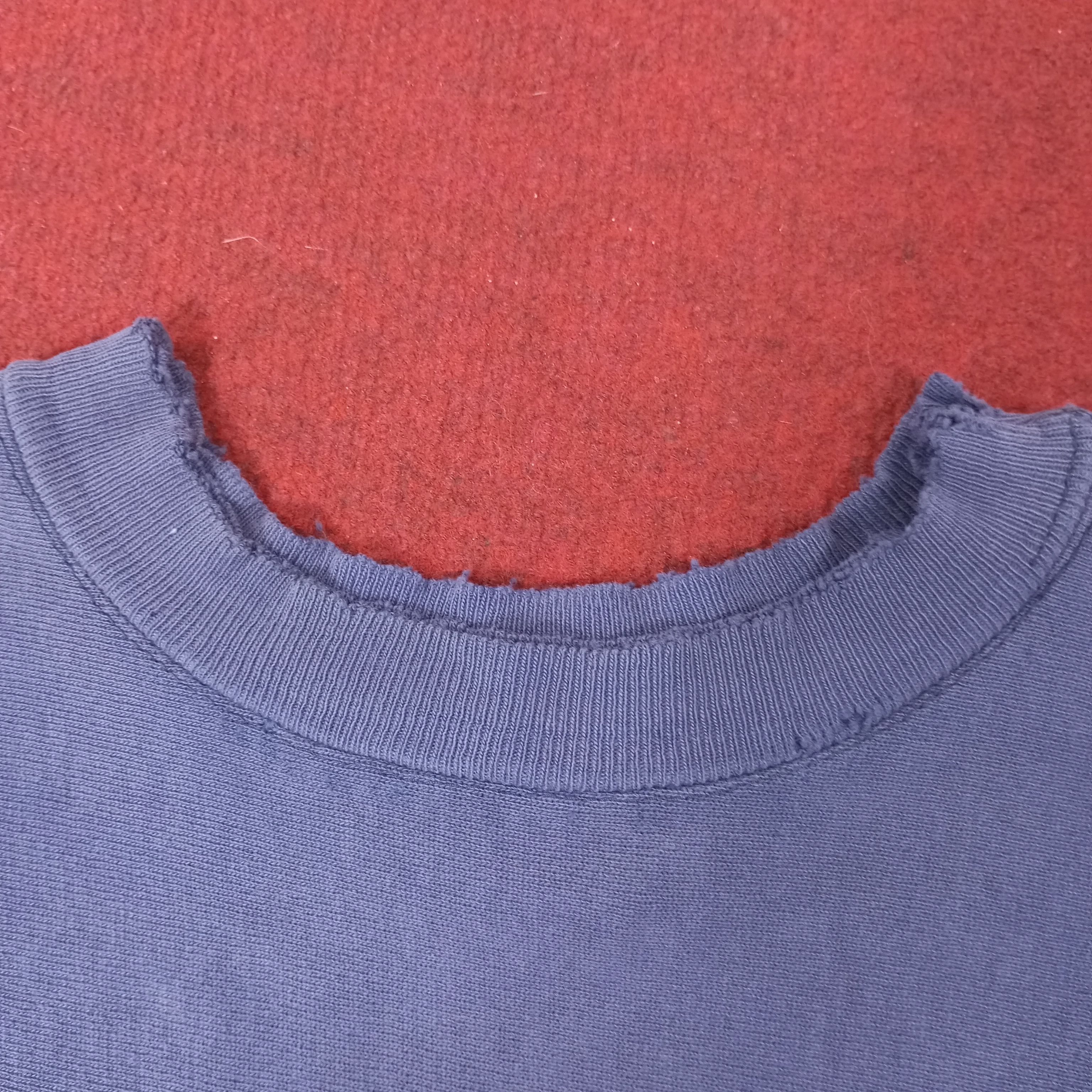 Champion × Vintage Champion Small Logo Design Distressed Sweatshirt Size US L / EU 52-54 / 3 - 5 Thumbnail