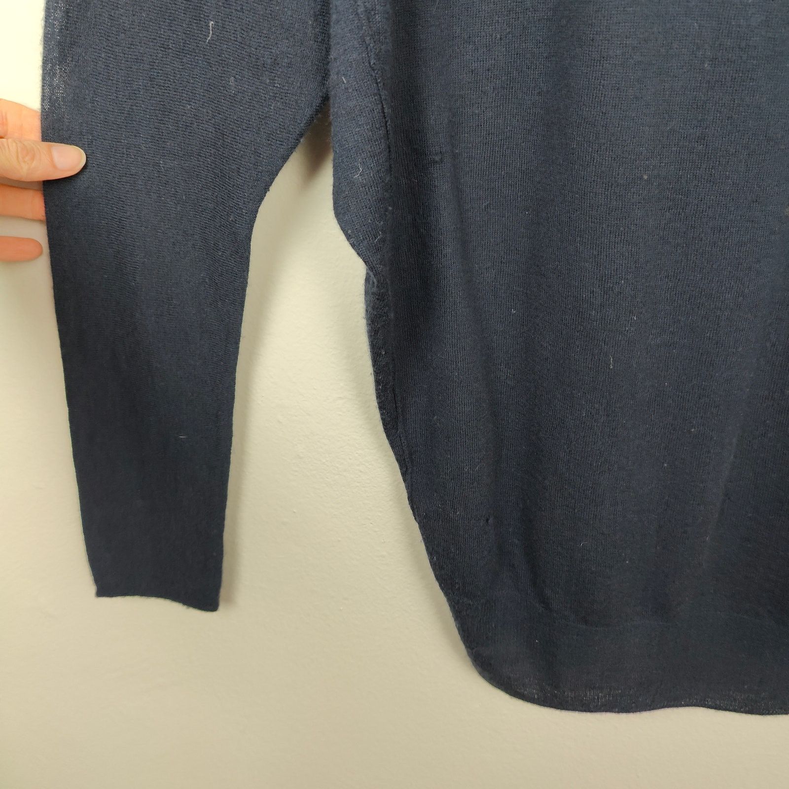 Vince Vince Sweater Large Navy Blue Pullover Relaxed Fit Knit Back Size L / US 10 / IT 46 - 4 Thumbnail