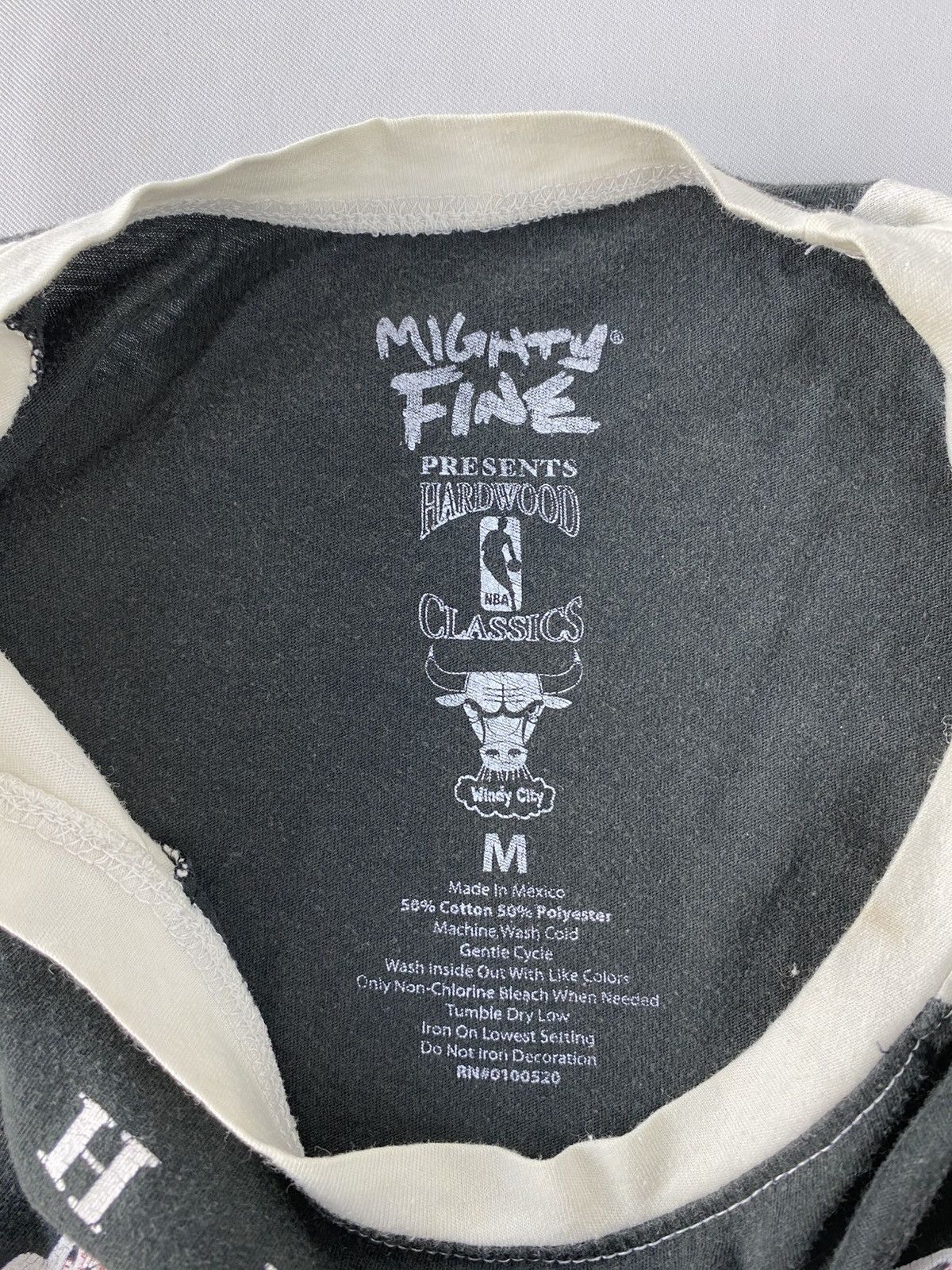 NBA Mighty Fine Hardwood NBA Chichago Bulls Raglan Printed Tee Size S / US 4 / IT 40 - 5 Thumbnail