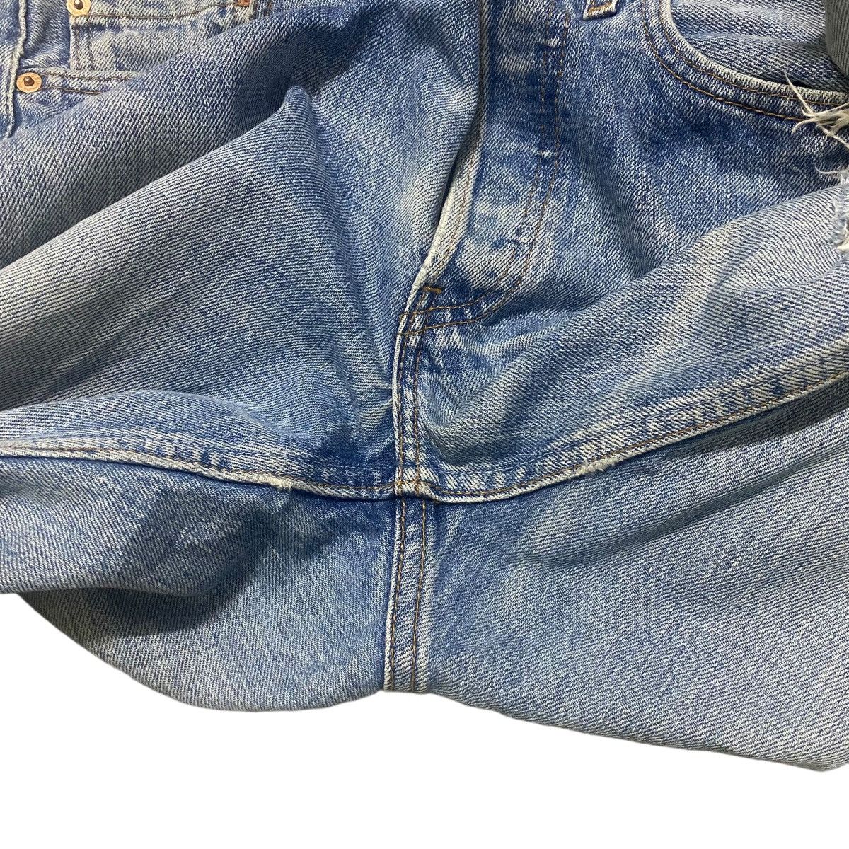 Levi's Vintage Levis 501 Thrashed Jeans Made in USA Size US 30 / EU 46 - 14 Thumbnail