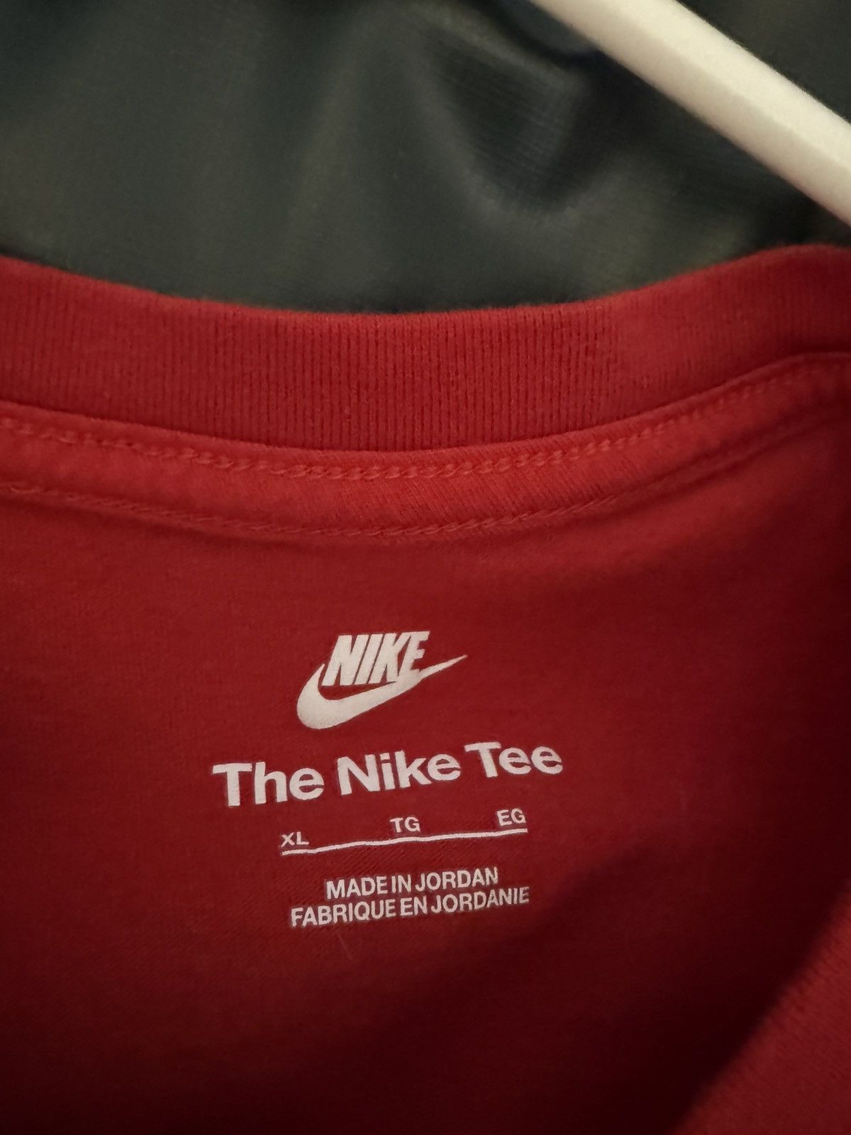 Nike Red nike logo shirt Size US XL / EU 56 / 4 - 1 Thumbnail