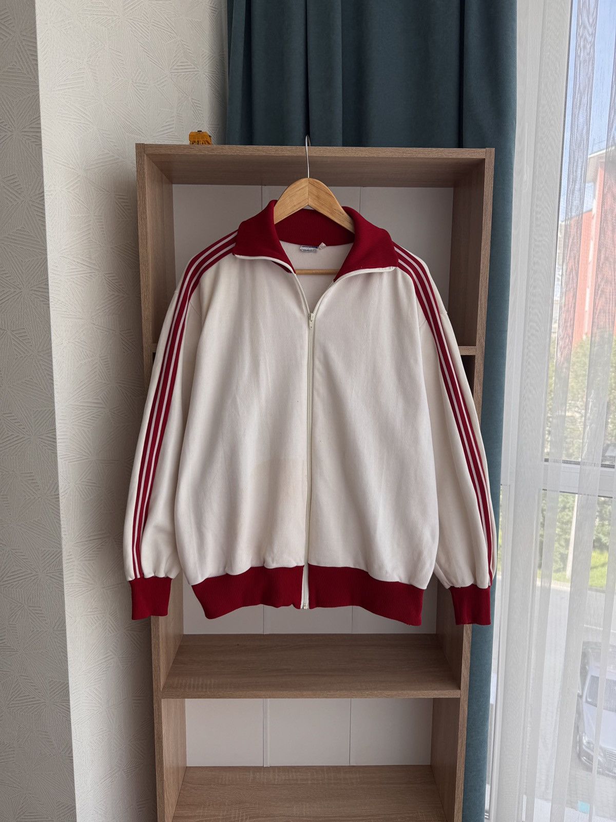Adidas × Japanese Brand × Vintage Vintage Adidas Beige Streetwear Made in Yugoslavia Jacket Size US S / EU 44-46 / 1 - 1 Thumbnail