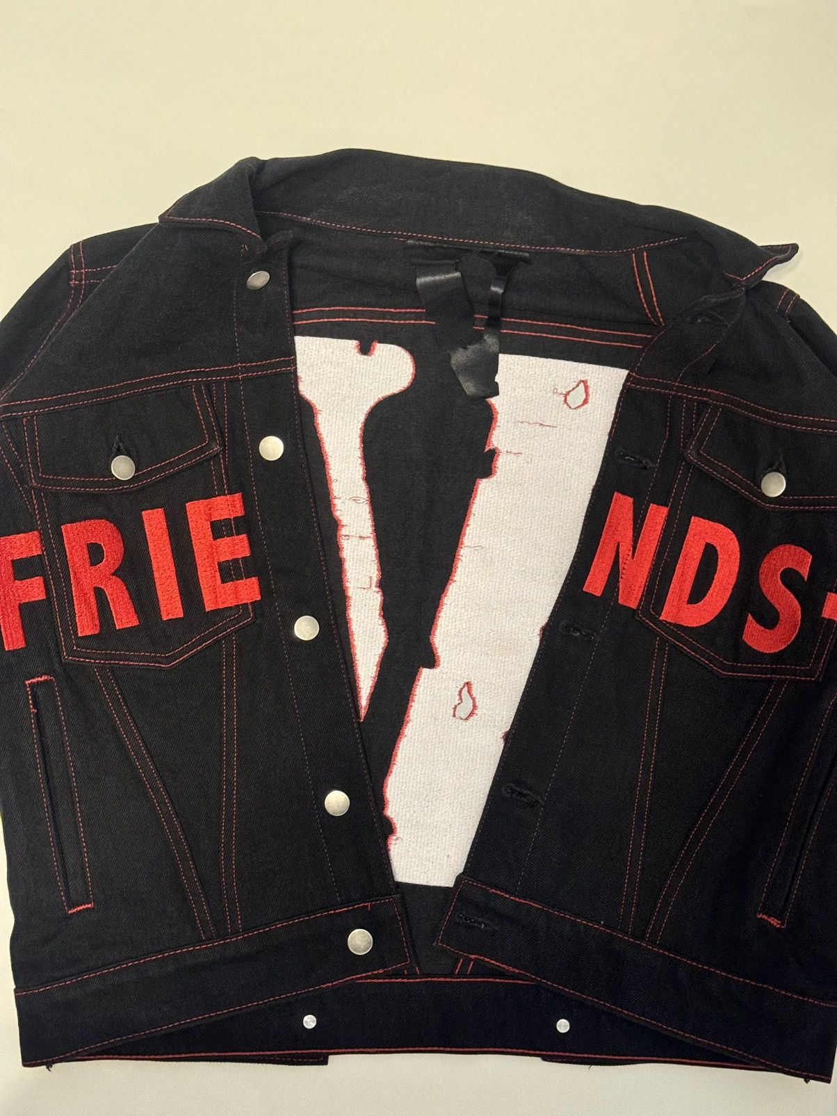 Vlone Vlone FRIENDS denim jacket size M red Size US M / EU 48-50 / 2 - 3 Thumbnail