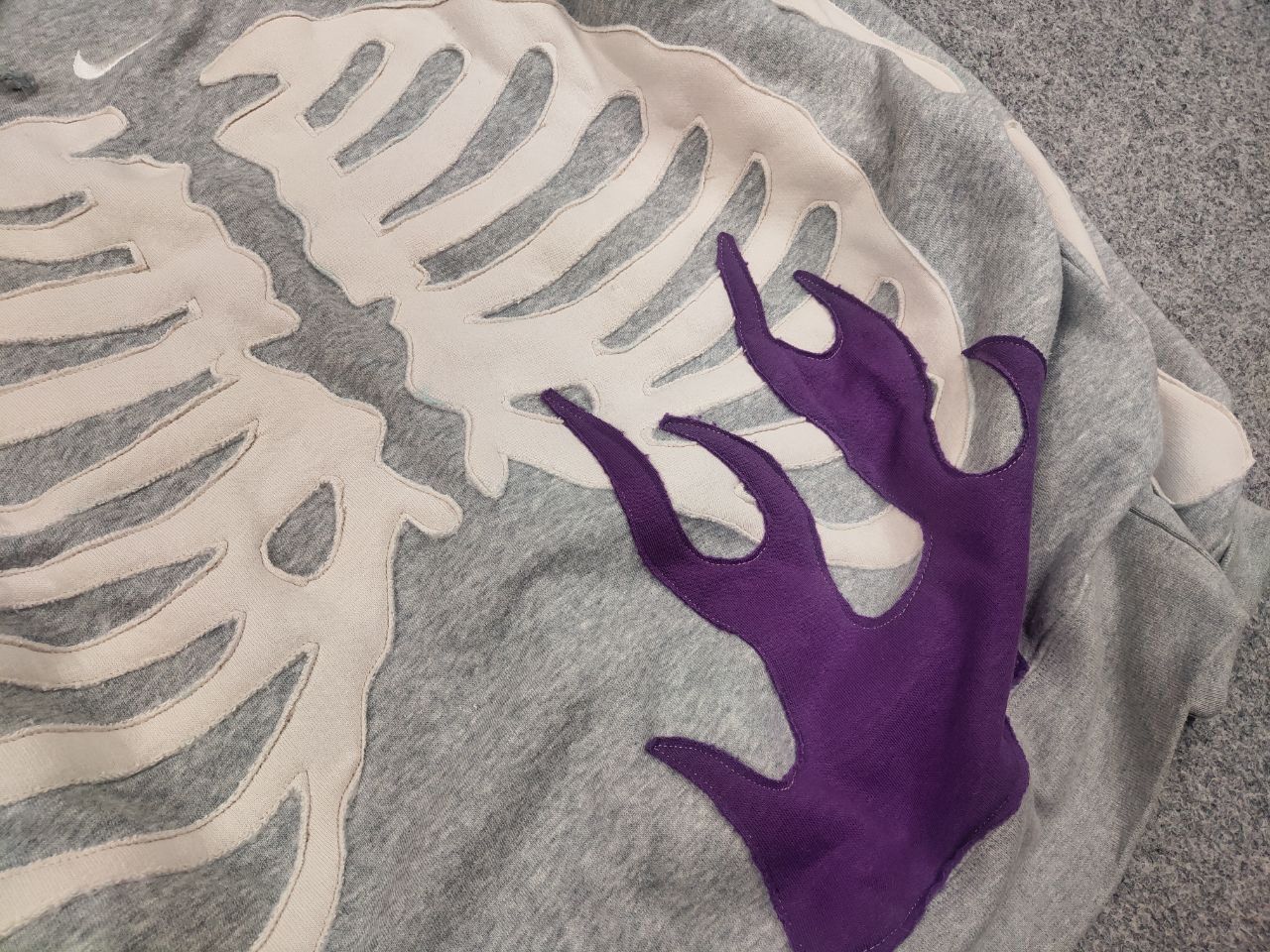 Nike Rare Nike skeleton Logo vintage reworked Hoodie Y2K Style Size US S / EU 44-46 / 1 - 9 Thumbnail