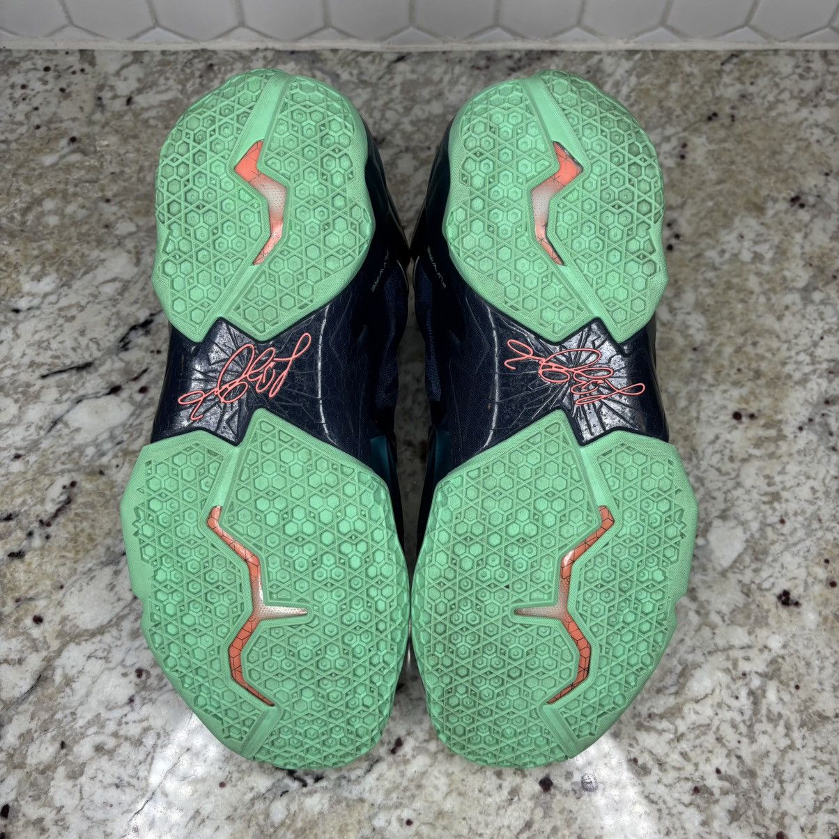 Nike Size 10.5-Nike LeBron 11 Akron vs. Miami Lightly Worn W/Box Size US 10.5 / EU 43-44 - 13 Thumbnail