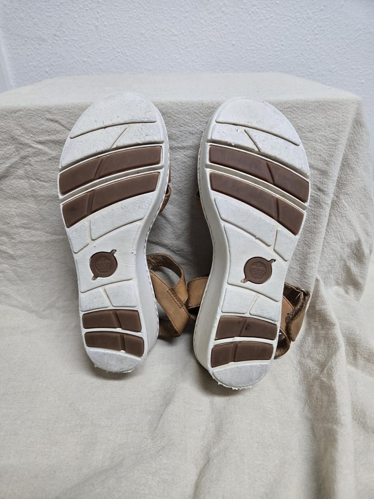 Born Boho Minimalist Børn Crafted Leather Comfort Wedge Sandals 6 Size US 6 / IT 36 - 8 Thumbnail