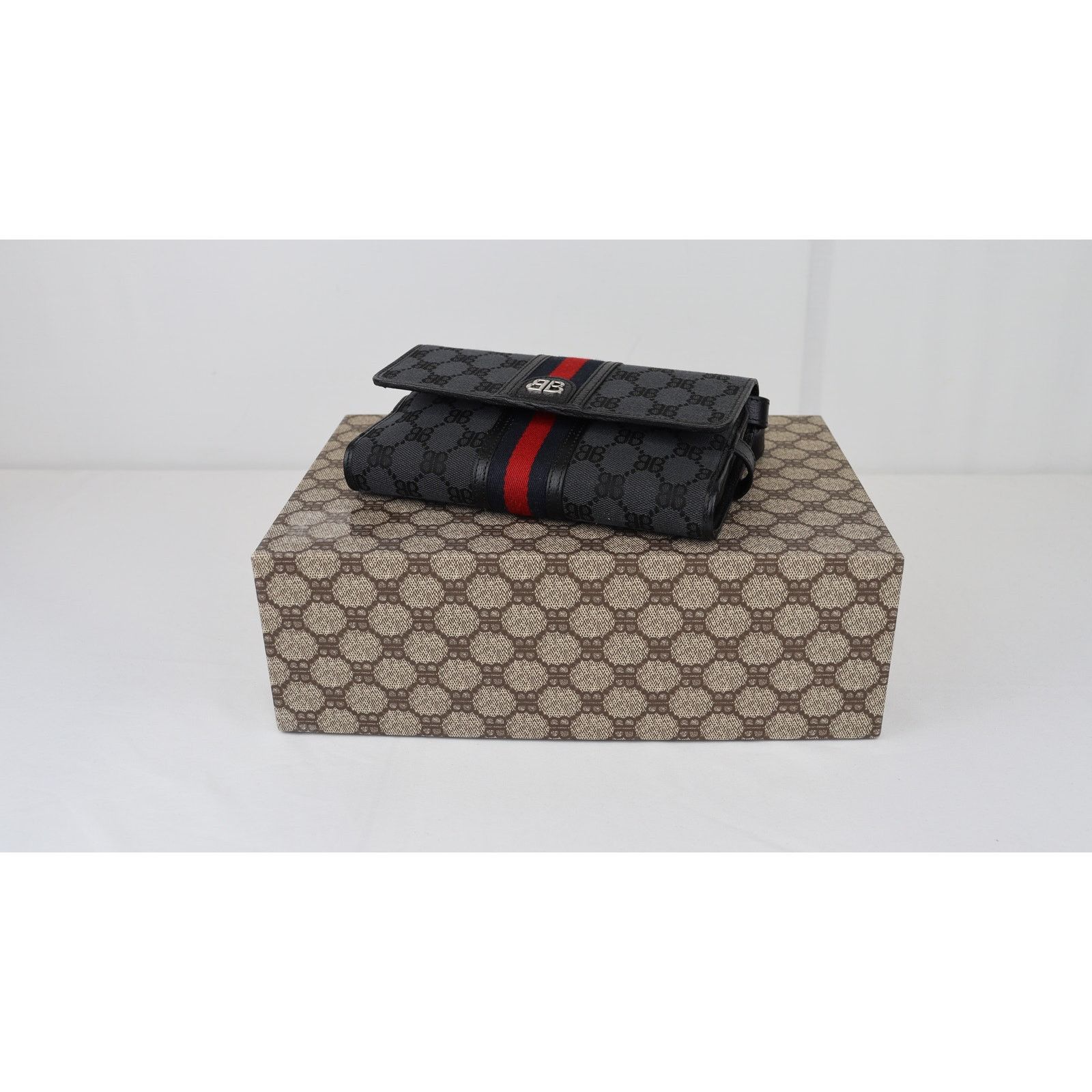 Balenciaga o1rshd1 Size: OS / " Hacker Project " Handags in Black/Grey Size ONE SIZE - 8 Thumbnail