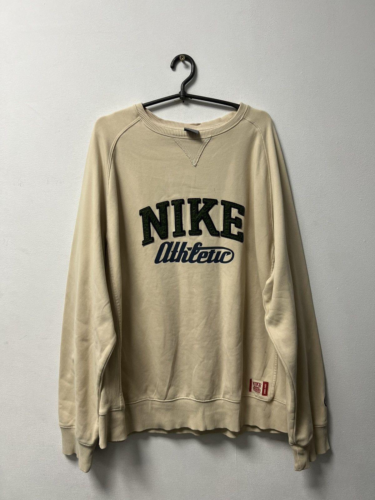 Nike Vintage Nike Athletic sweatshirt size XL logo drill Y2K Size US XL / EU 56 / 4 - 1 Thumbnail
