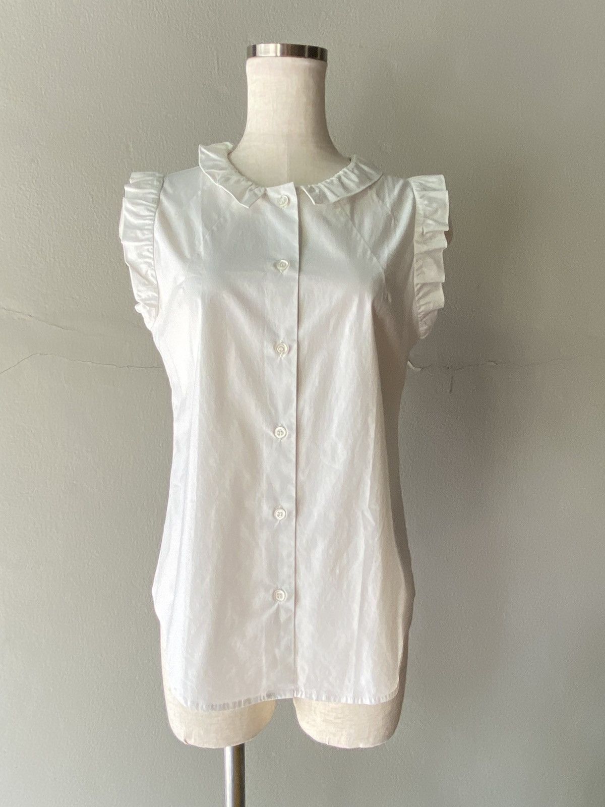 Moschino Moschino White Sleeveless Top with Ruffle Details Size S / US 4 / IT 40 - 1 Thumbnail