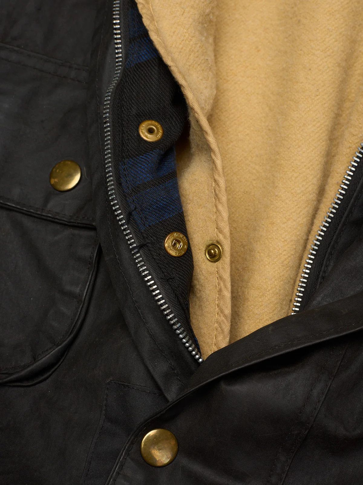 Barbour Vintage 1970's BARBOUR One Crest Black Motorcycle Wax Jacket Size US L / EU 52-54 / 3 - 13 Thumbnail