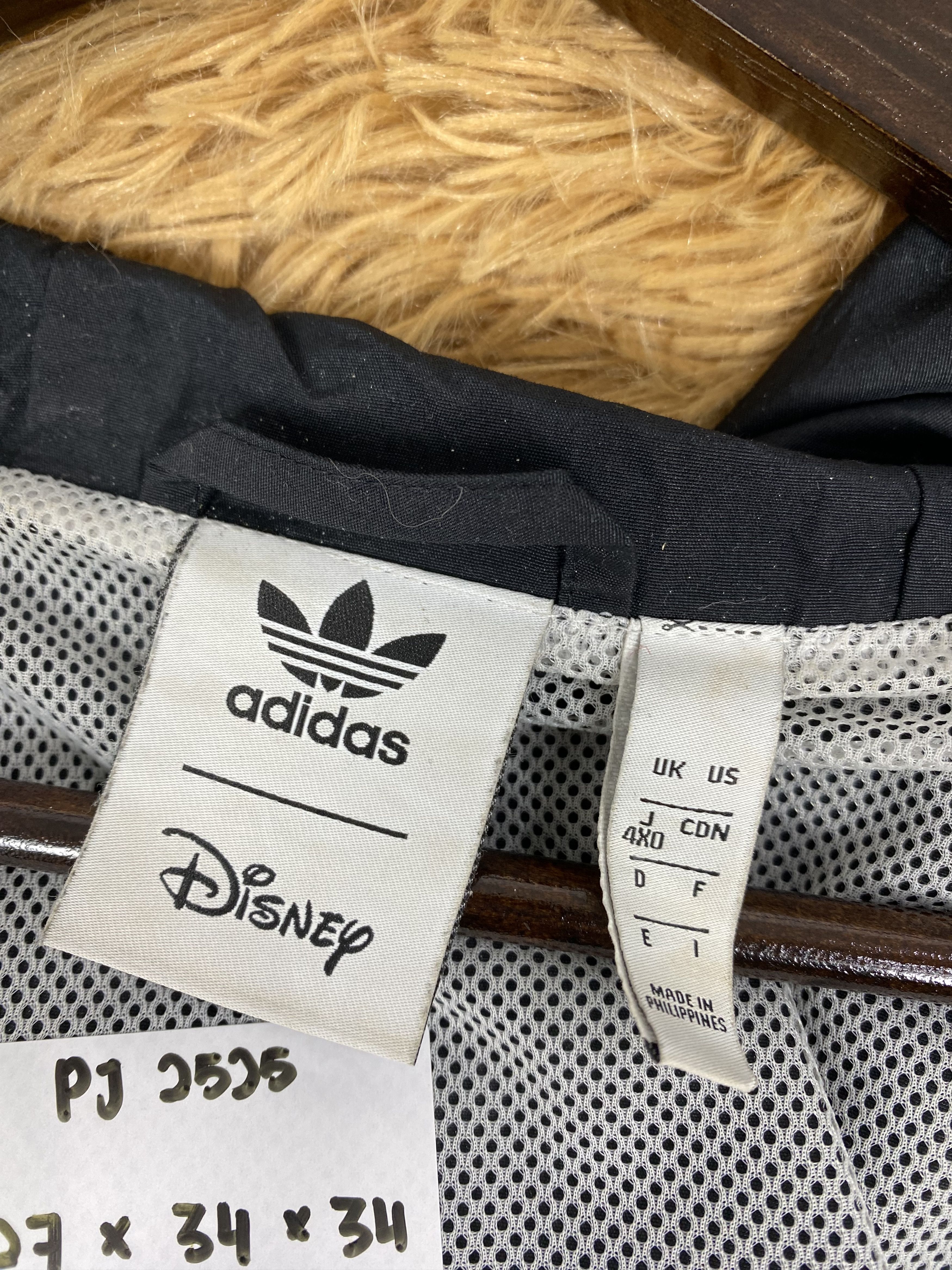 Adidas × Disney Vintage Adidas X Disney 3 Stripe Trefoil Jacket PJ2525 Size US L / EU 52-54 / 3 - 10 Thumbnail