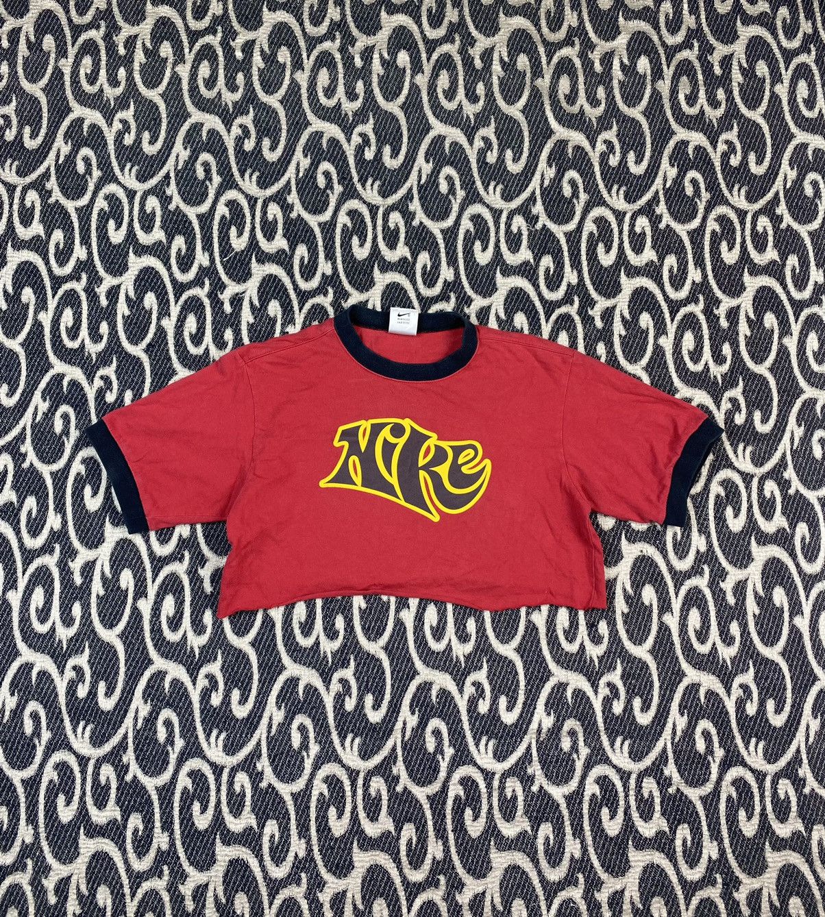 Nike × Vintage Vintage 90s Nike Crop Big Logo Ladies T-shirt Streetwear Size M / US 6-8 / IT 42-44 - 1 Thumbnail