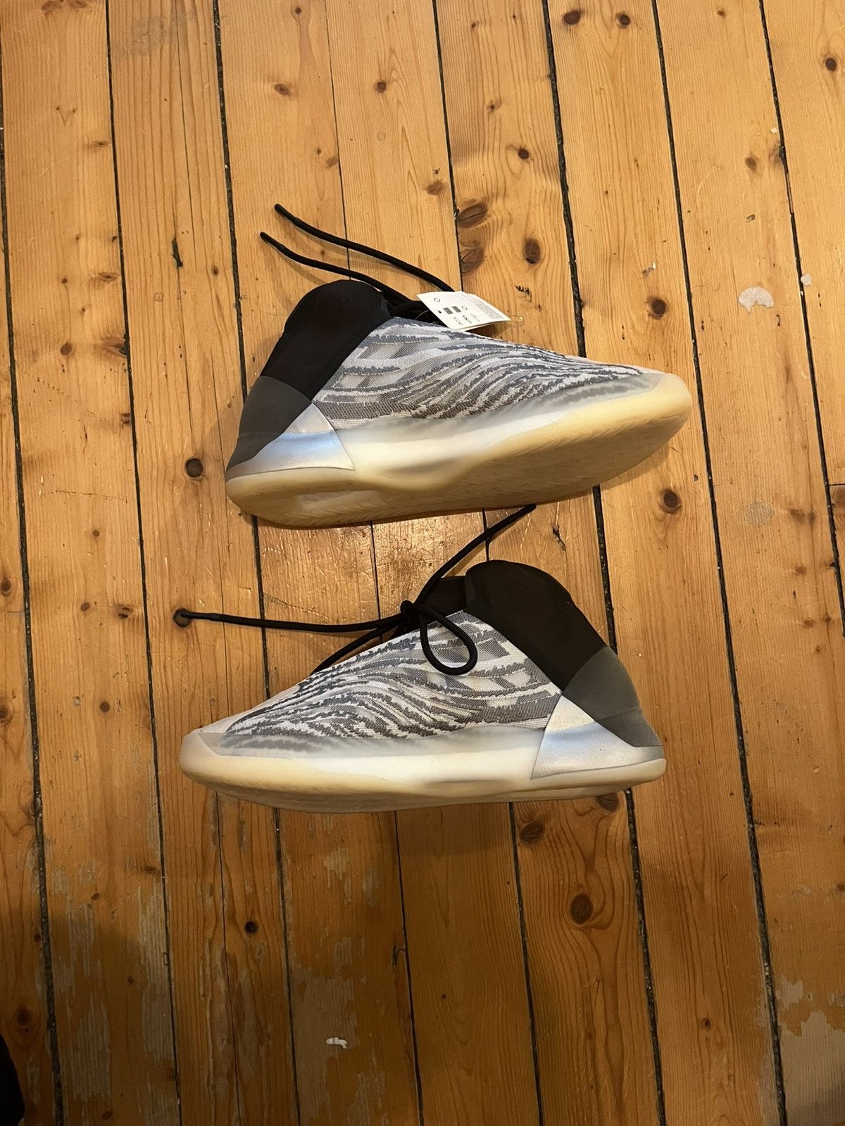Adidas × Kanye West YZY QNTM Size US 12 / EU 45 - 2 Thumbnail