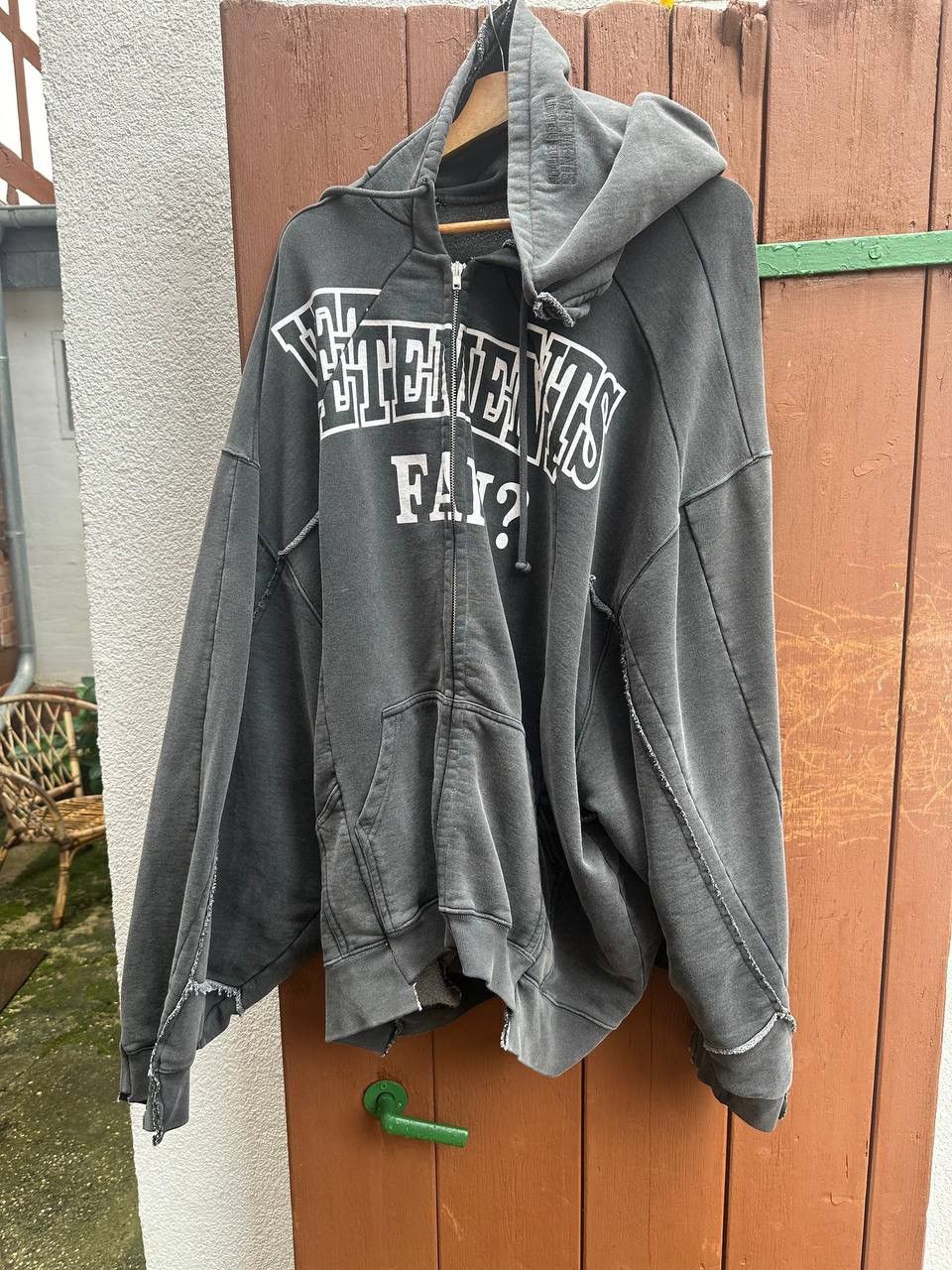 Vetements fan deconstructed zip up - Tops 
