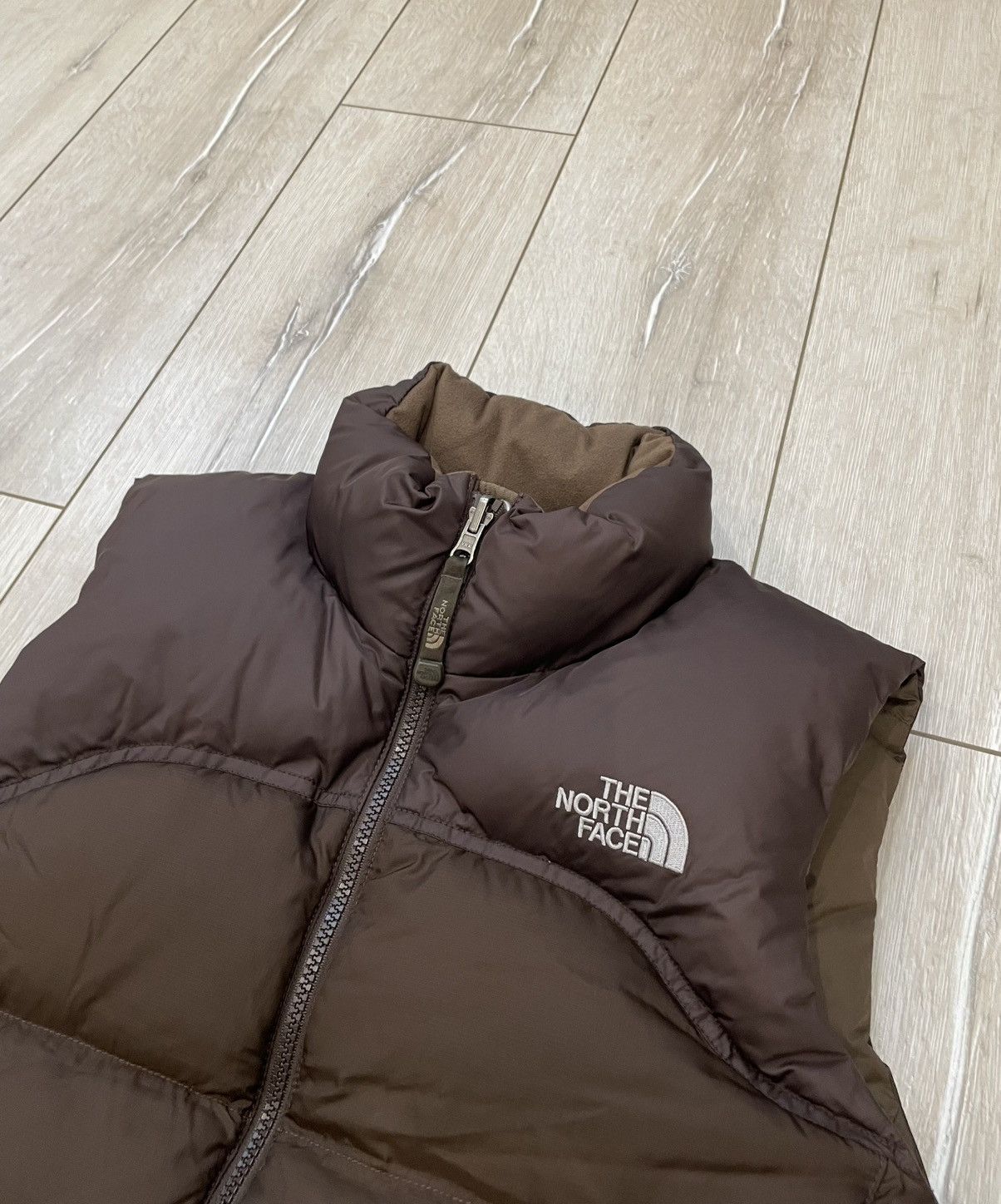 The North Face THE NORTH FACE NUPTSE 700 DOWN PUFFER BROWN VEST WOMENS M Size M / US 6-8 / IT 42-44 - 2 Thumbnail