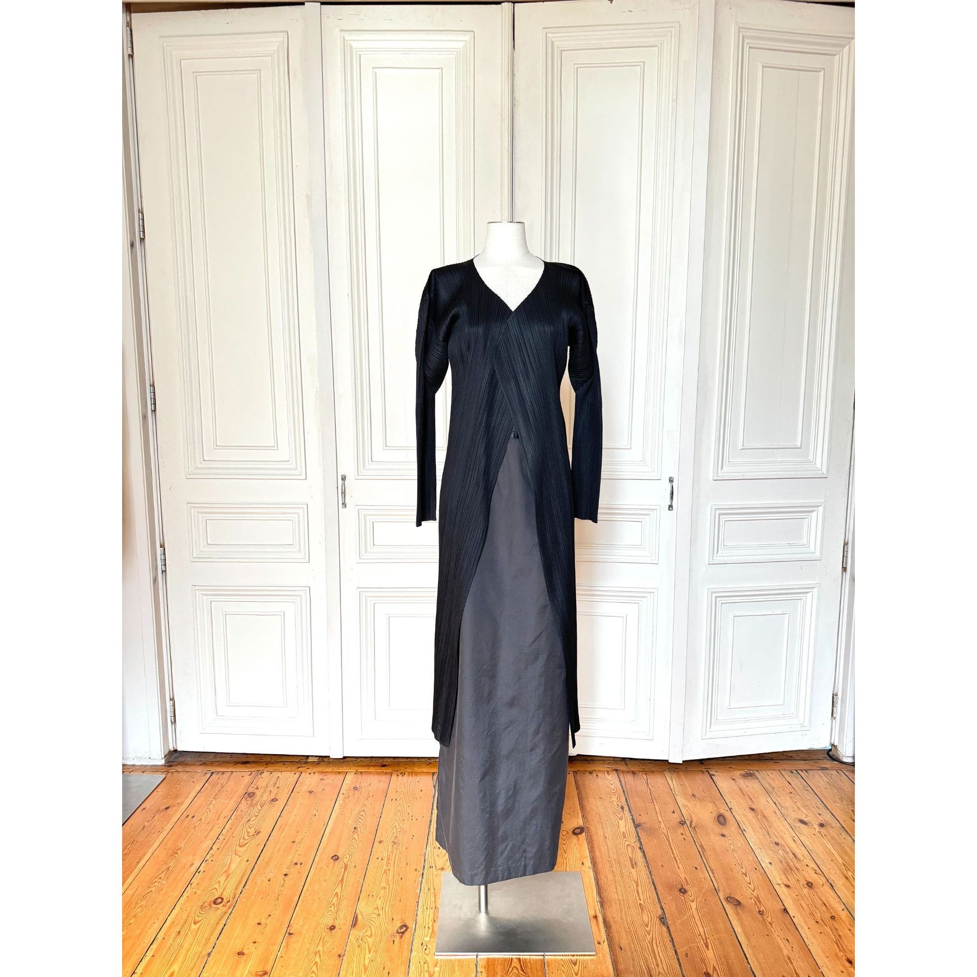 Issey Miyake Pleats Please Black Pleated Coat Size S / US 4 / IT 40 - 1 Thumbnail