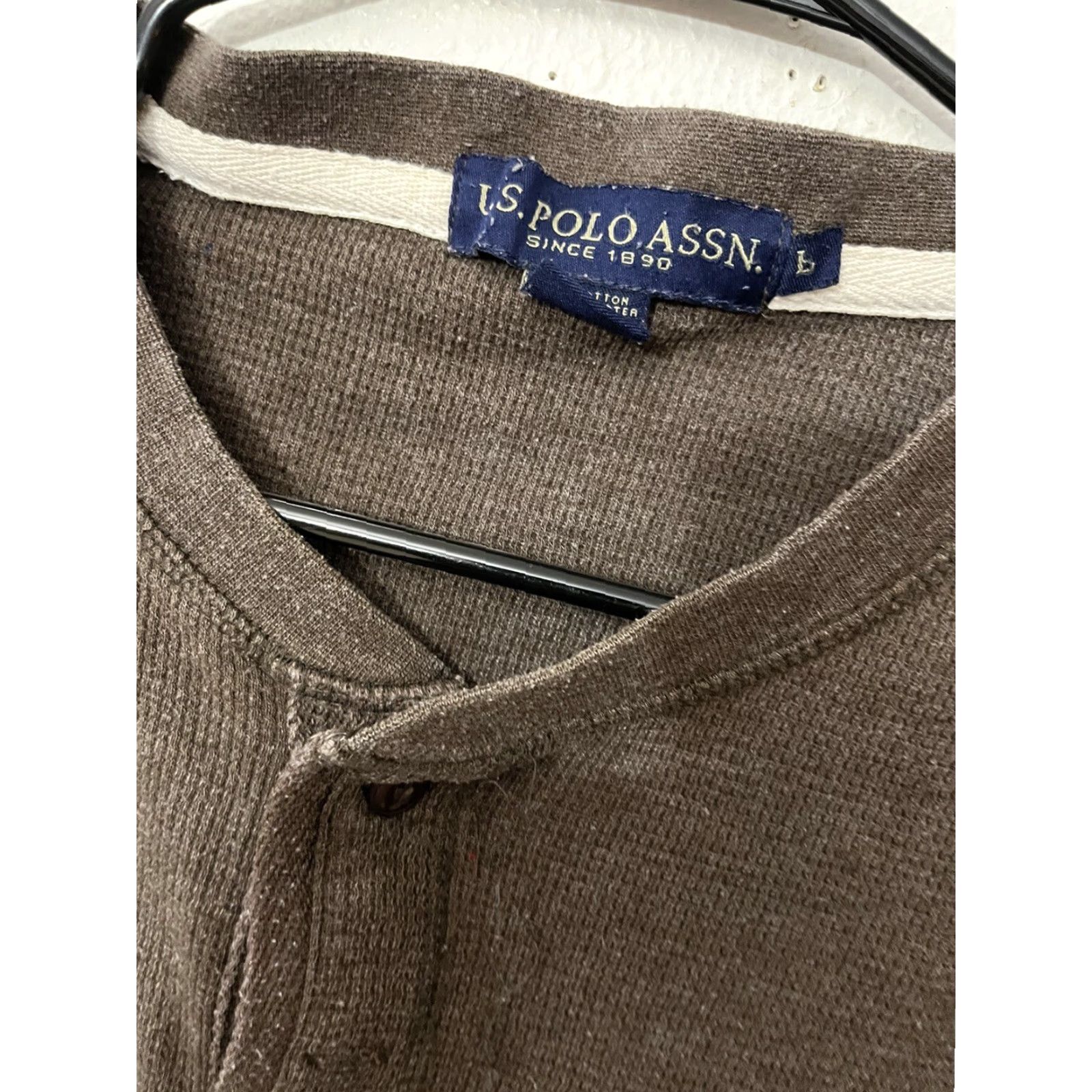 U.S. Polo Assn. U.S. POLO ASSN. MEN'S HENLEY STYLE Brown CREW THERMAL PULLOVER SIZE L Size US L / EU 52-54 / 3 - 2 Thumbnail