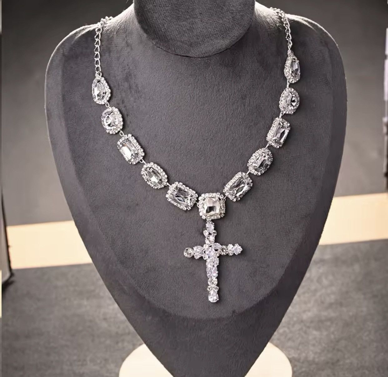 Jewelry Baroque Cross Pendant Choker Necklace Size ONE SIZE - 2 Thumbnail