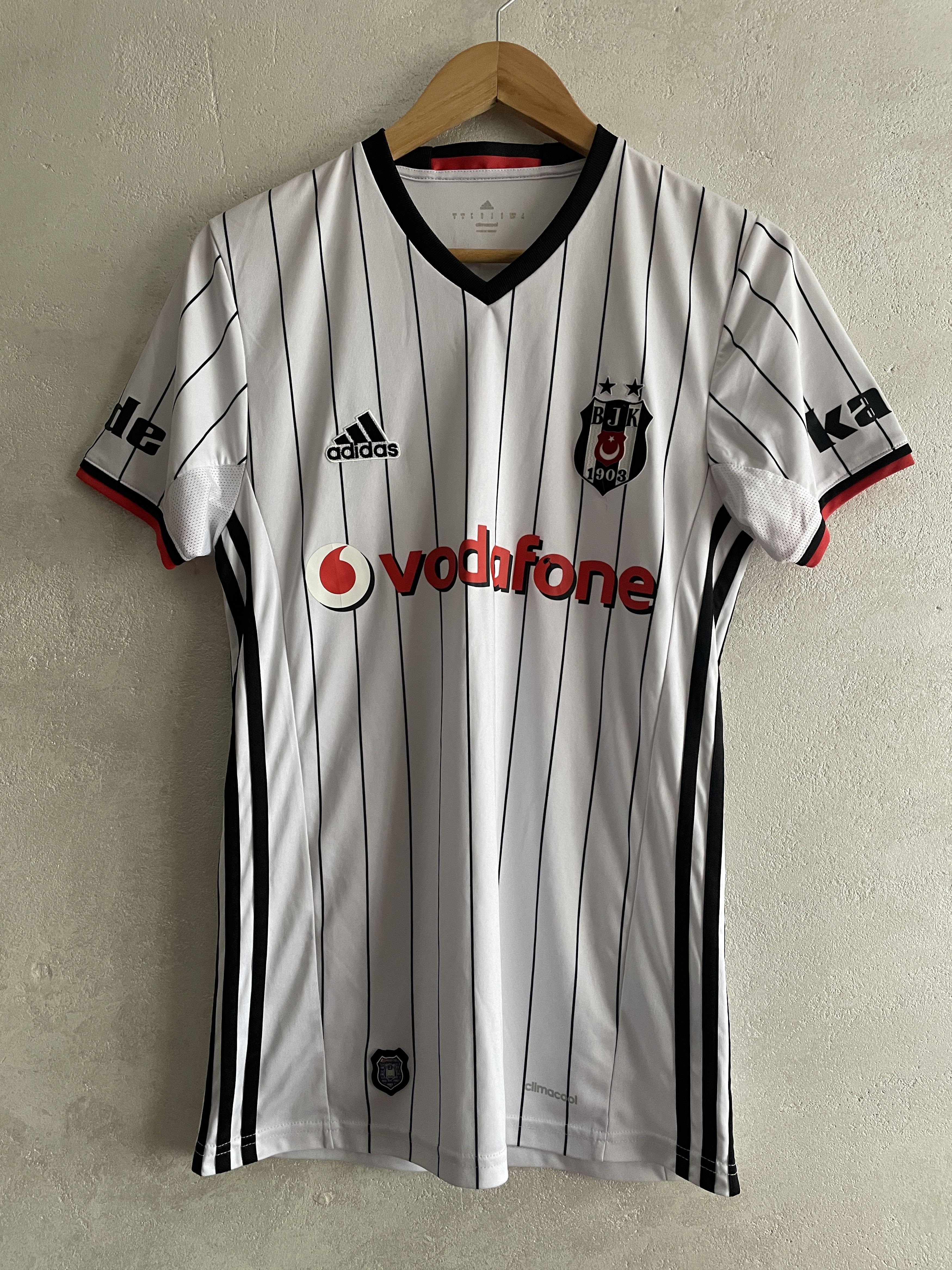 Adidas Besiktas Home Shirt 2016 2017 Kit Soccer Jersey Size US S / EU 44-46 / 1 - 1 Thumbnail