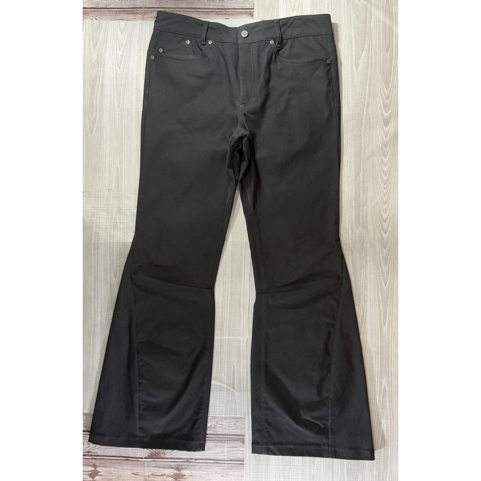 Outlier Outlier NYC Bombtwill flared pants size 34 color black NEW M Size US 34 / EU 50 - 1 Thumbnail