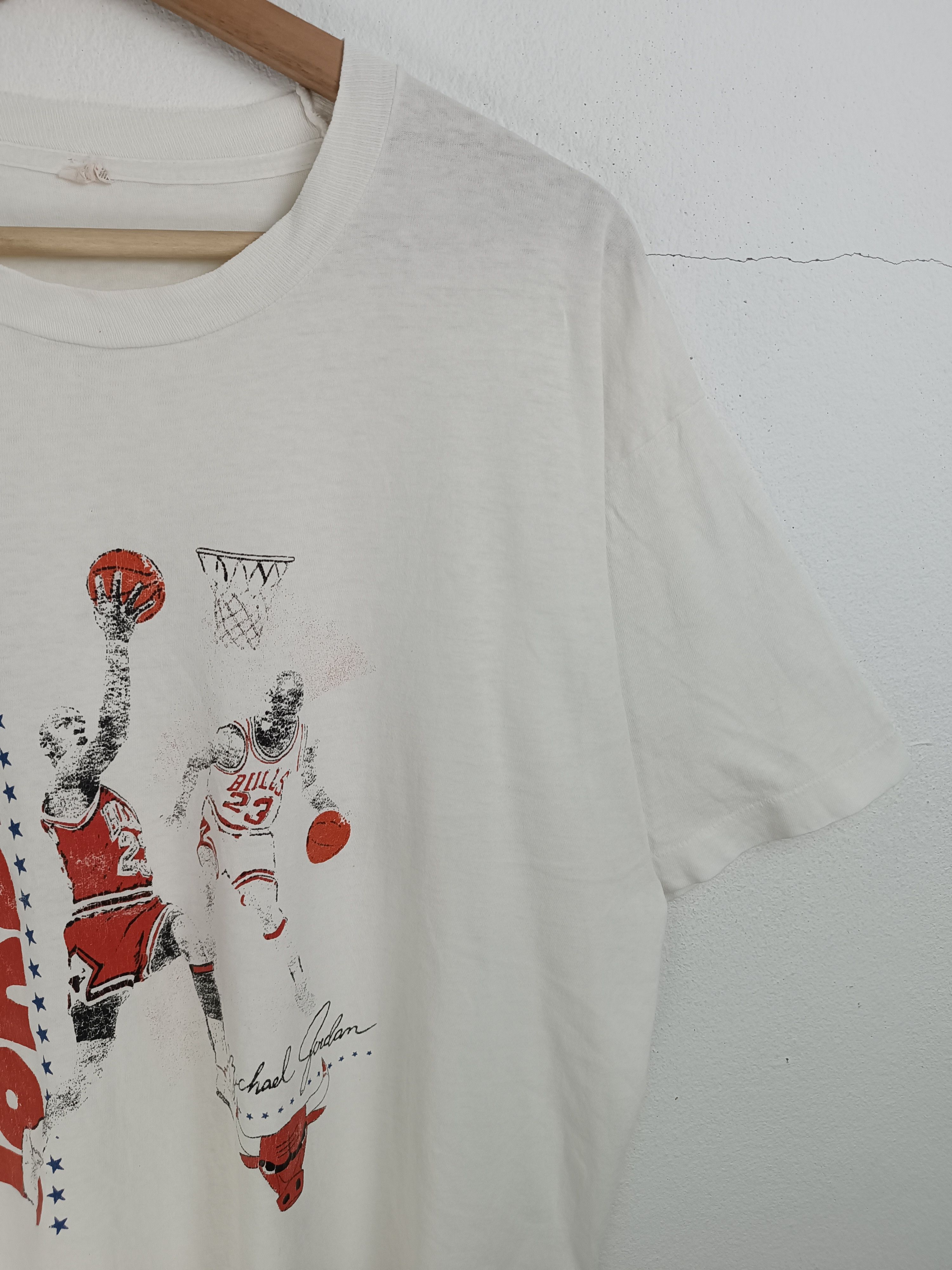 Vintage VINTAGE 90s MICHAEL JORDAN BULLS NBA BASKETBALL NIKE Size US M / EU 48-50 / 2 - 6 Thumbnail
