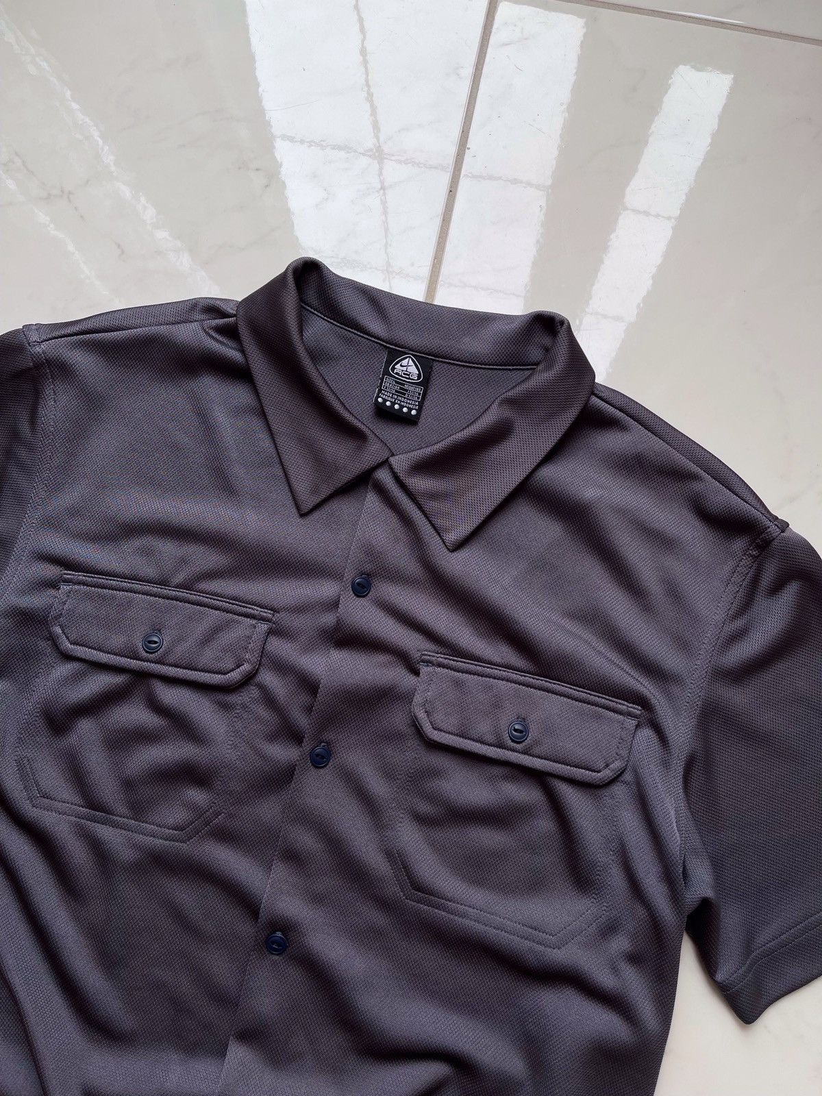 Nike × Vintage Vintage Y2k Nike Acg Short Sleeve Shirt Size US L / EU 52-54 / 3 - 2 Thumbnail