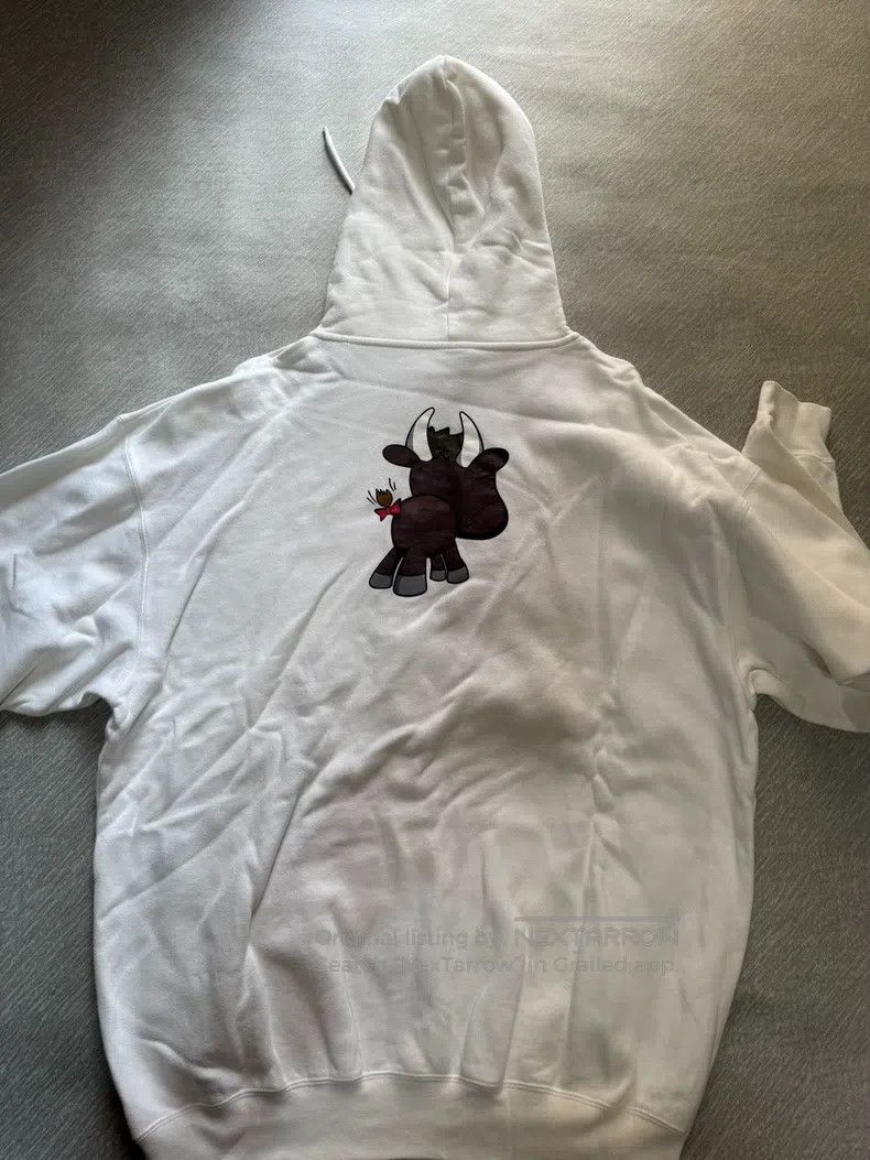 Balenciaga Balenciaga Cartoon Cow White Hoodie Year of the Ox Limited Size US S / EU 44-46 / 1 - 2 Thumbnail