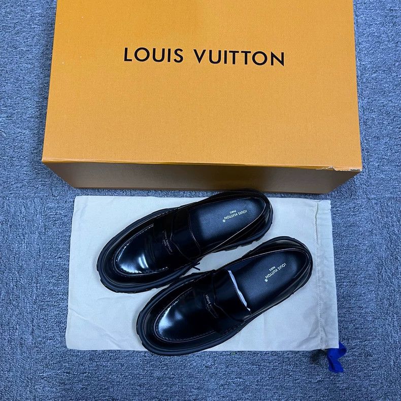 Louis Vuitton Louis Vuitton Black leather slip-on loafers with round toe Size US 6 / IT 36 - 1 Thumbnail
