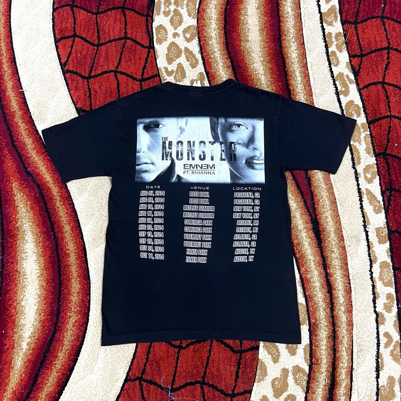 Band Tees Vintage 2014 Eminem X Rihanna The Monster Tour T Shirt Size US S / EU 44-46 / 1 - 3 Thumbnail