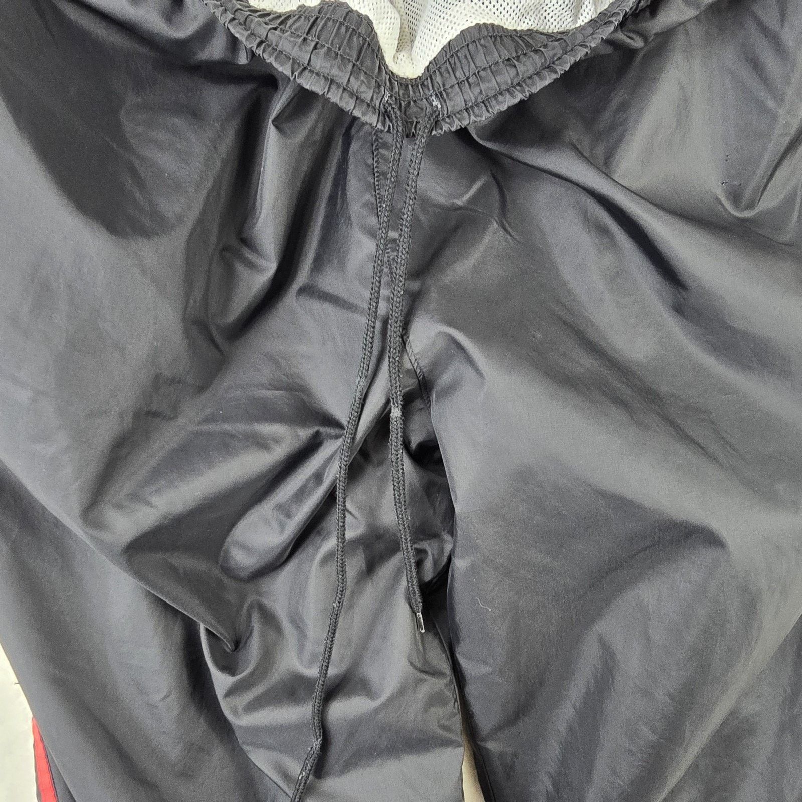 Adidas Vintage Adidas Pants Large Black Red Track Windbreaker Size US 36 / EU 52 - 8 Thumbnail