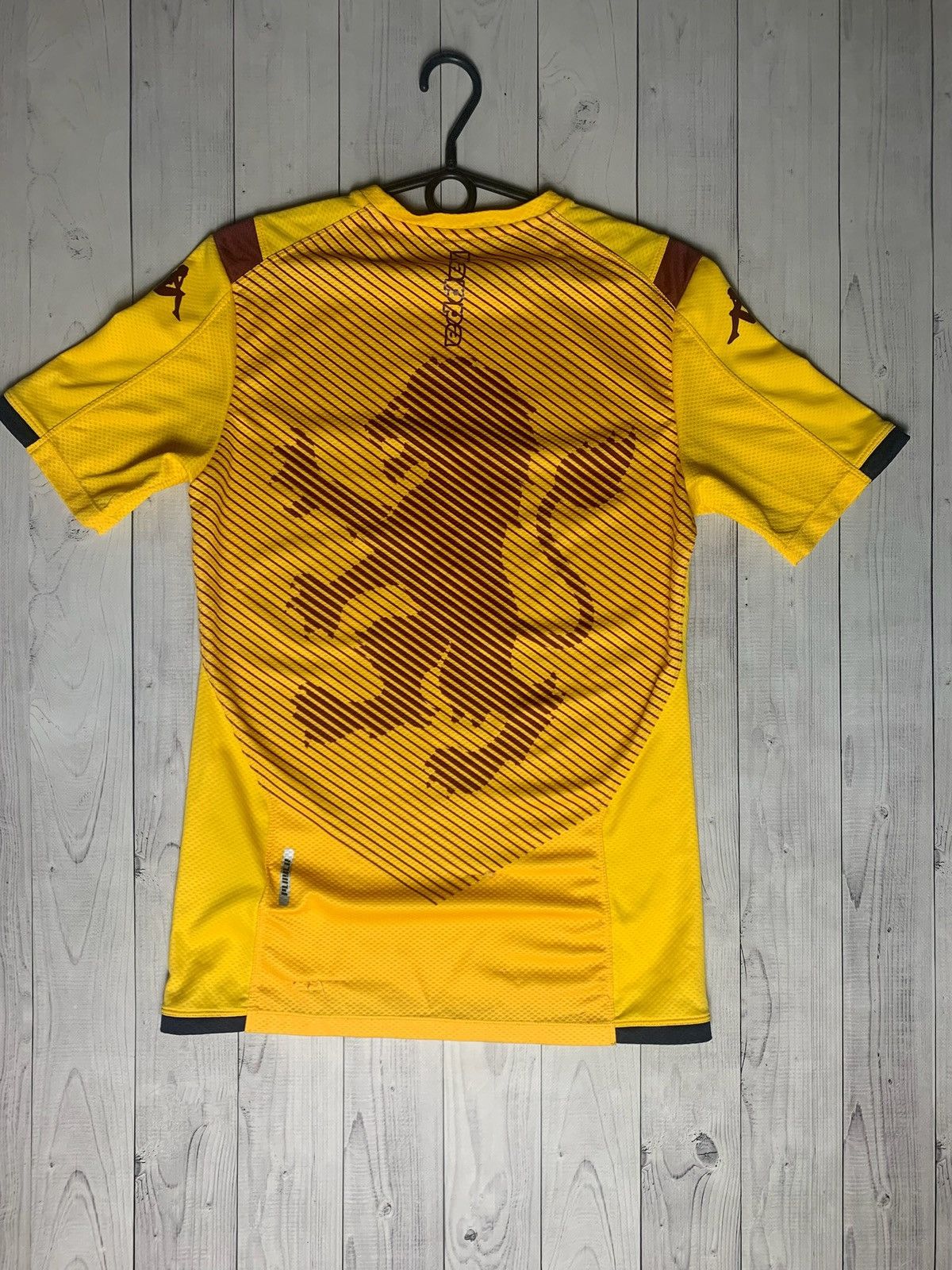 Vintage Vintage yellow Aston Villa soccer jersey Kappa M rare away Size US M / EU 48-50 / 2 - 2 Thumbnail