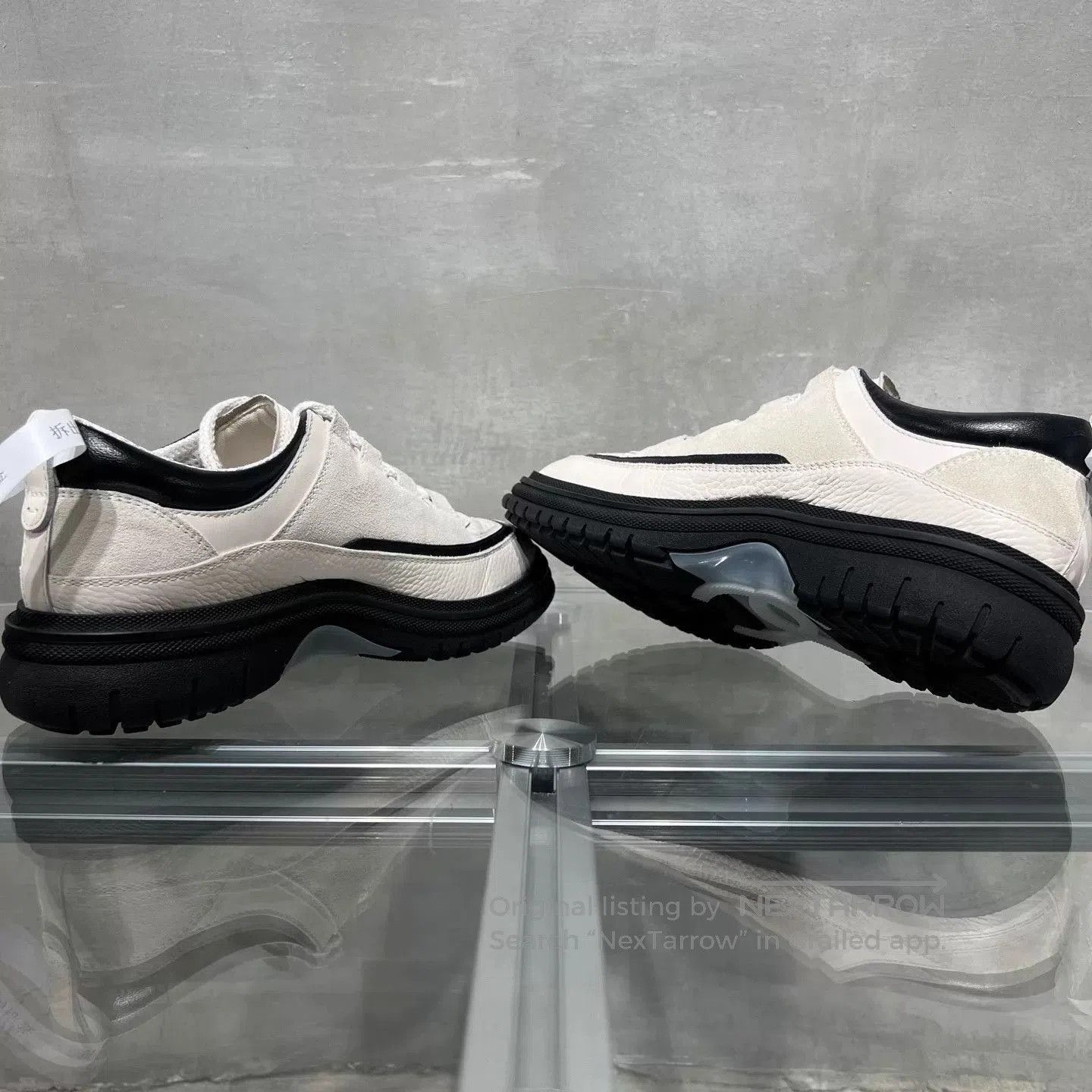 Chanel White Quilted Low-Top Sneakers. Size US 8.5 / EU 41-42 - 5 Thumbnail