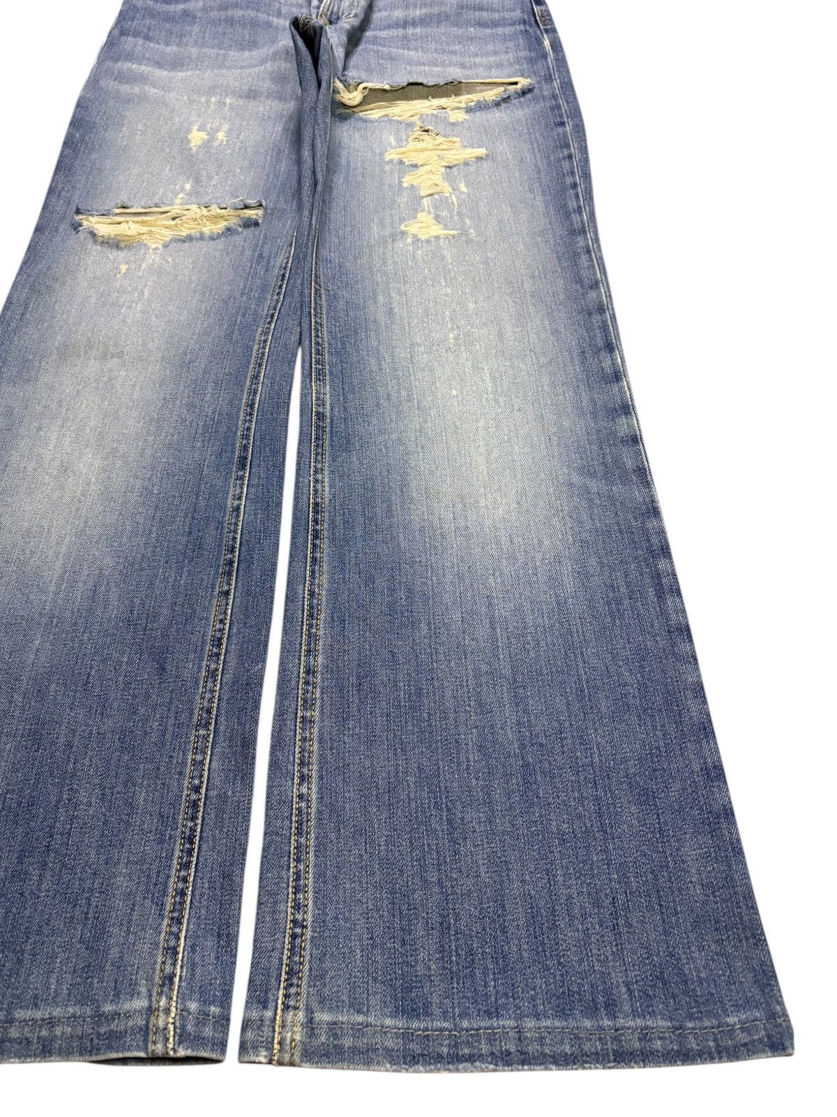 Japanese Brand Vintage Max Mara Faded Wash Distress Rip Bootcut Flare Jean Size 28" / US 6 / IT 42 - 7 Thumbnail