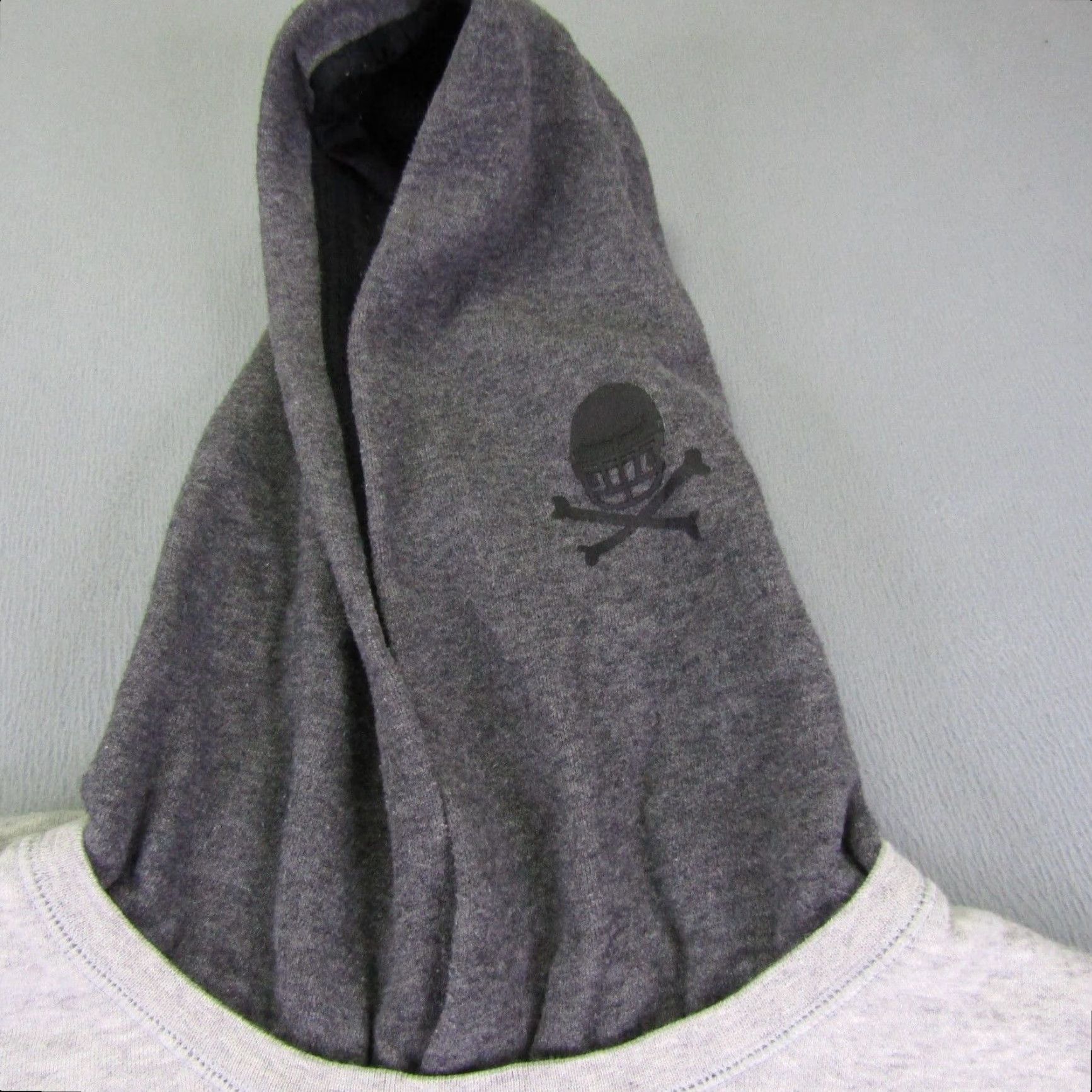 Nike VINTAGE Nike Hoodie Mens XL Black Football Pullover Skull Crossbones Y2K Size US XXL / EU 58 / 5 - 2 Thumbnail