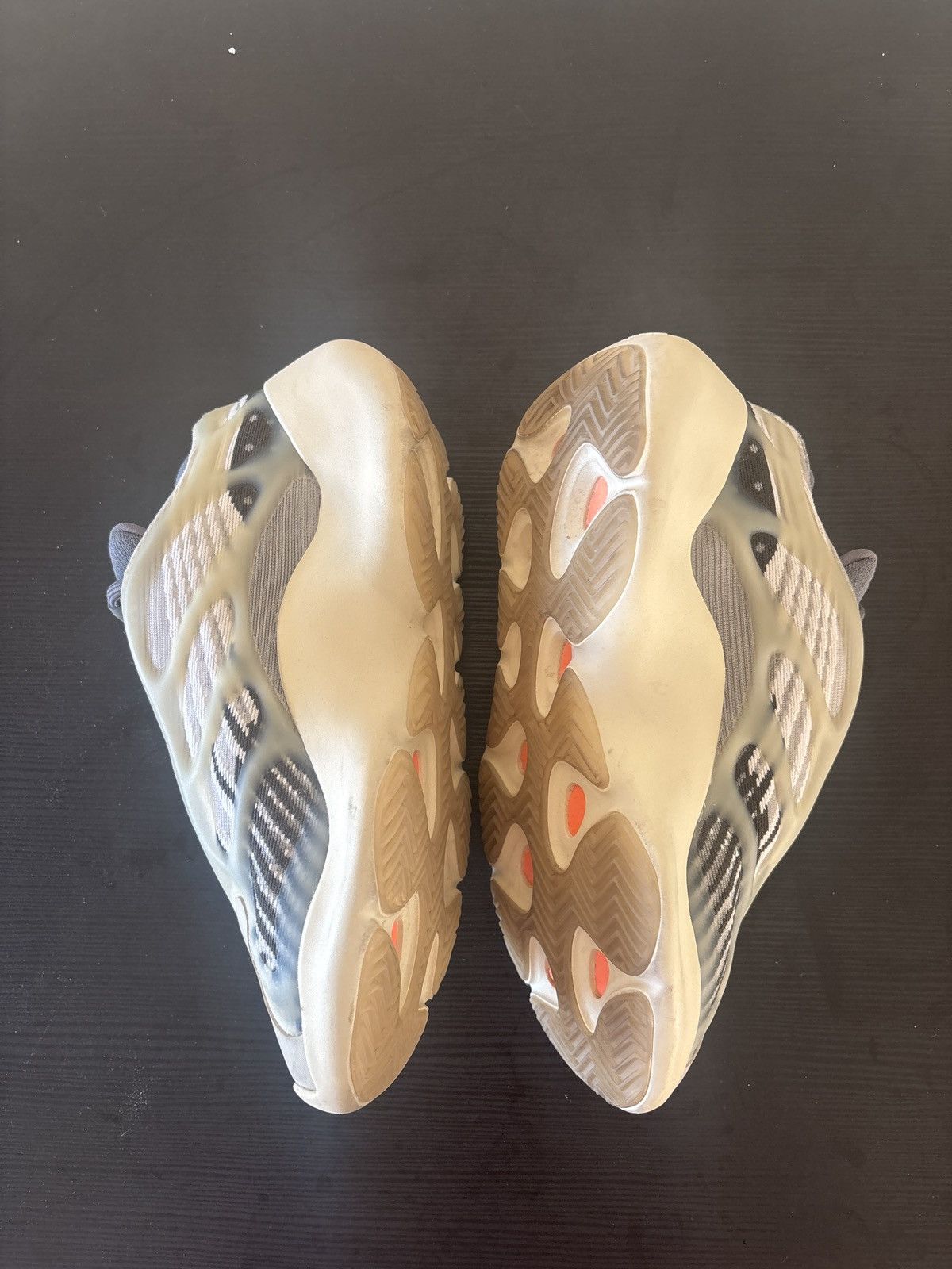 Yeezy Yeezy 700 V3 Fade Salt Size US 6.5 / IT 36.5 - 7 Thumbnail