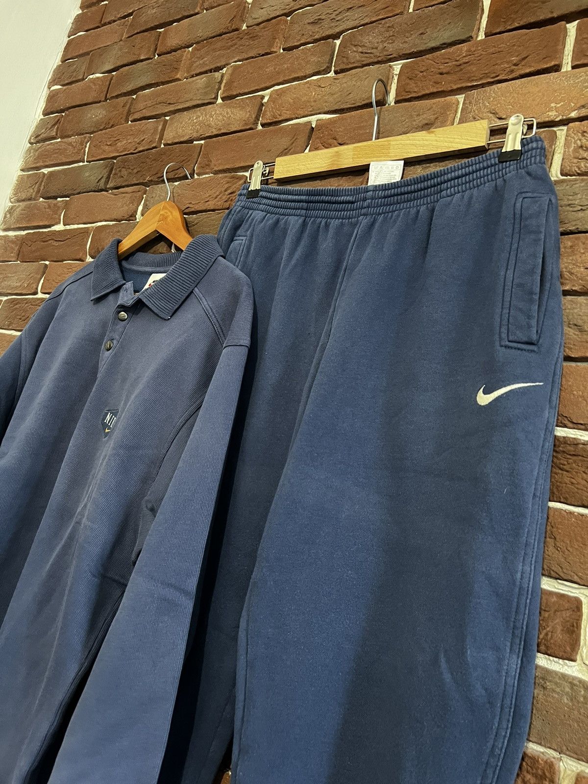 Nike Rare 90s Vintage Nike Swoosh Logo Sweat Set Pants Crewneck L Size US L / EU 52-54 / 3 - 7 Thumbnail