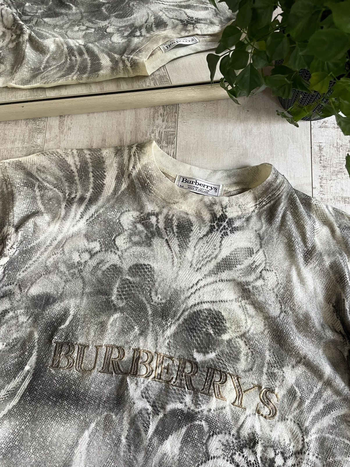 Burberry Burberrys Vintage Custom Floral T-Shirt Big Logo 1 of 1 Size US M / EU 48-50 / 2 - 2 Thumbnail