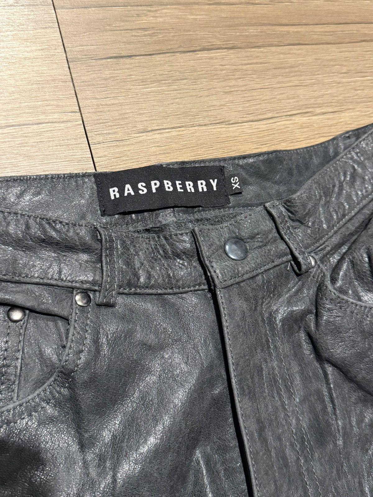 The GV Gallery GV GALLERY BLACK LEATHER SHORTS Size US 28 / EU 44 - 2 Thumbnail