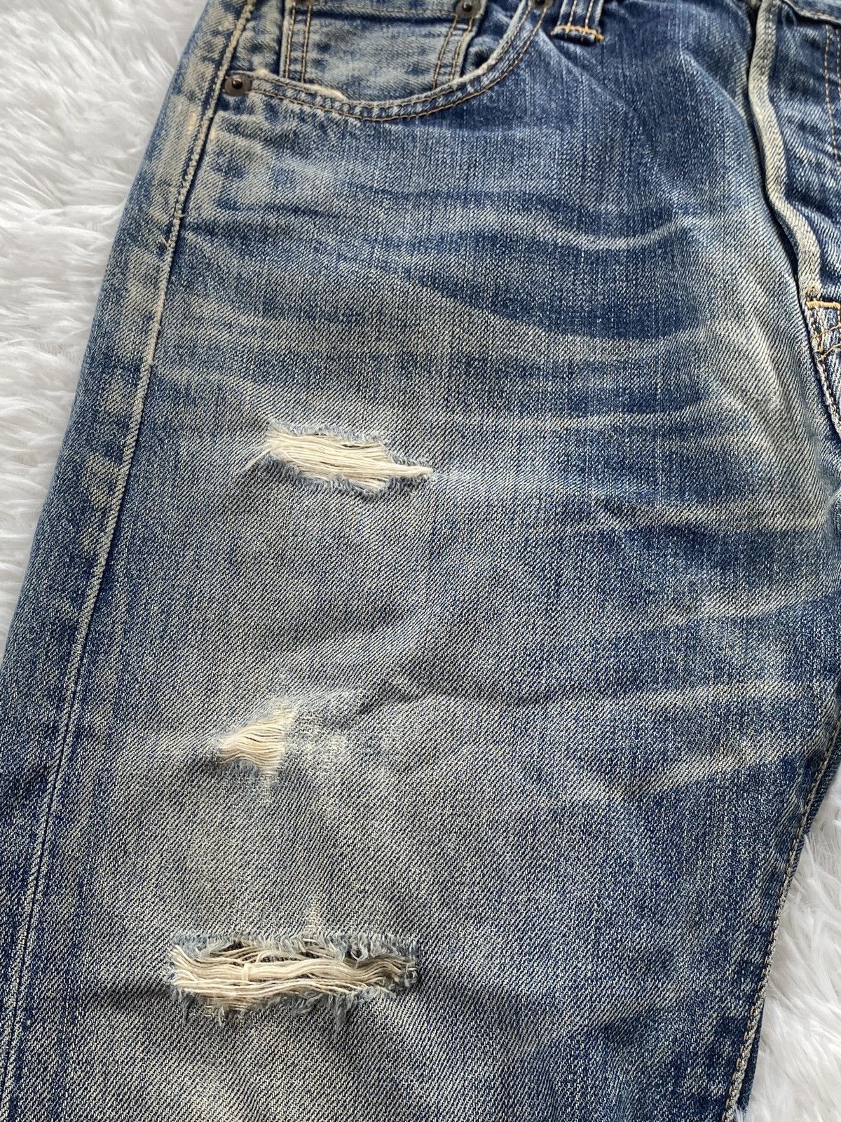 Levi's 🔥BINDING NOW🔥Vintage Levi’s 501 Distressed Jeans Button-fly Size US 30 / EU 46 - 10 Thumbnail