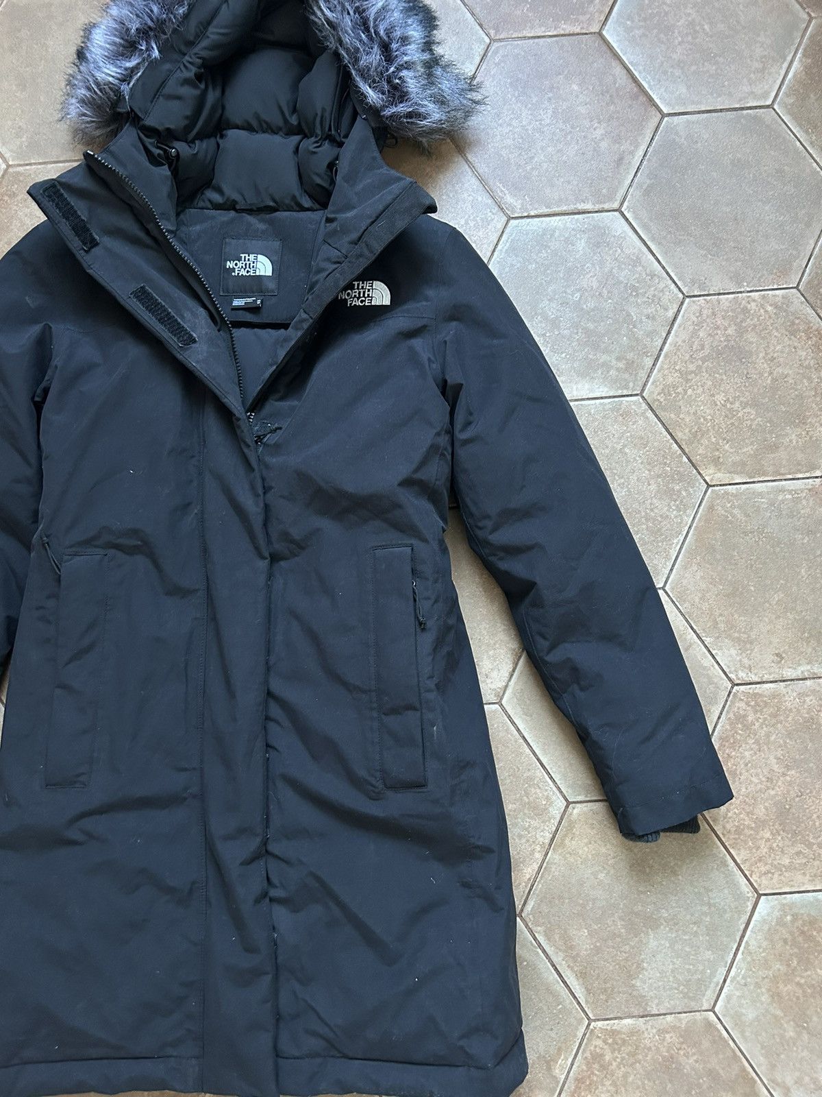 The North Face 550 Women's Outdoor Down Puffer Jacket Parka