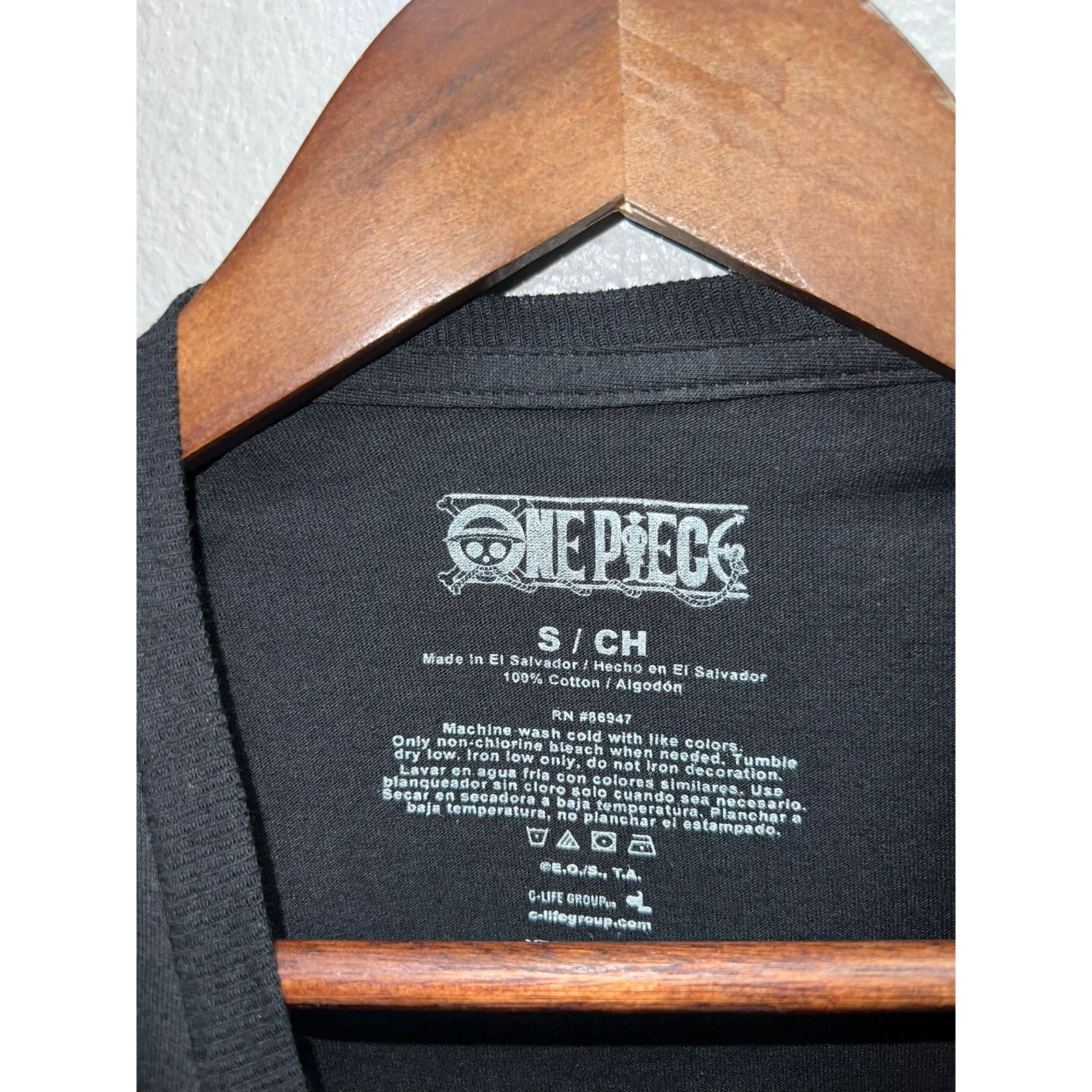 One Piece One Piece Straw Hat Crew Shirt Retro Characters Black Tee S Size US S / EU 44-46 / 1 - 6 Thumbnail