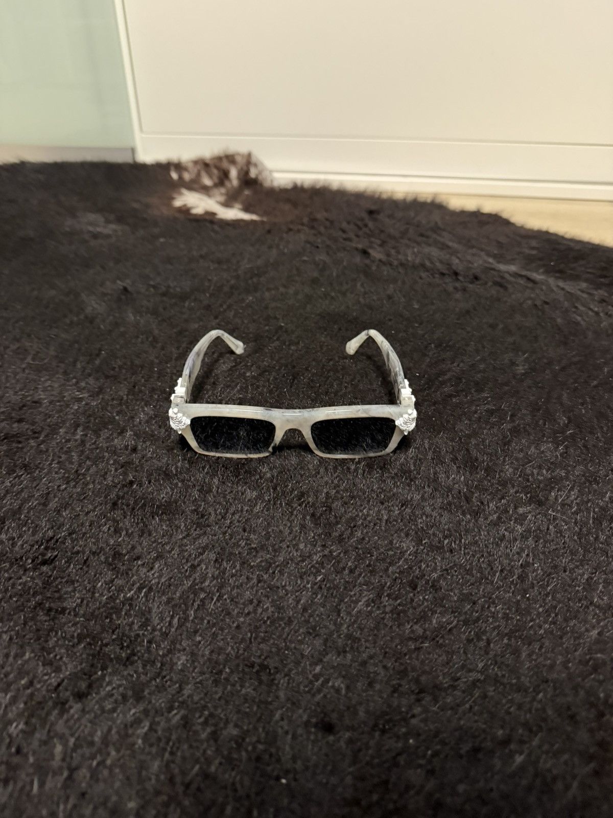 Louis Vuitton Louis Vuitton White Marble Montgomery Sunglasses Size ONE SIZE - 23 Thumbnail