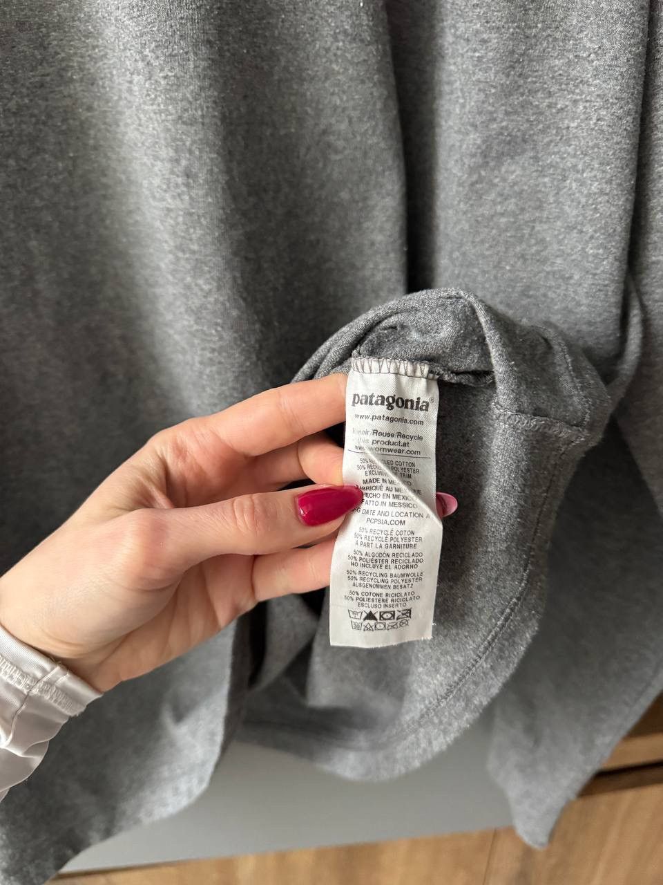Patagonia Patagonia Long-Sleeve P-6 Logo Responsibili-Tee T Shirt Grey Size US L / EU 52-54 / 3 - 6 Thumbnail