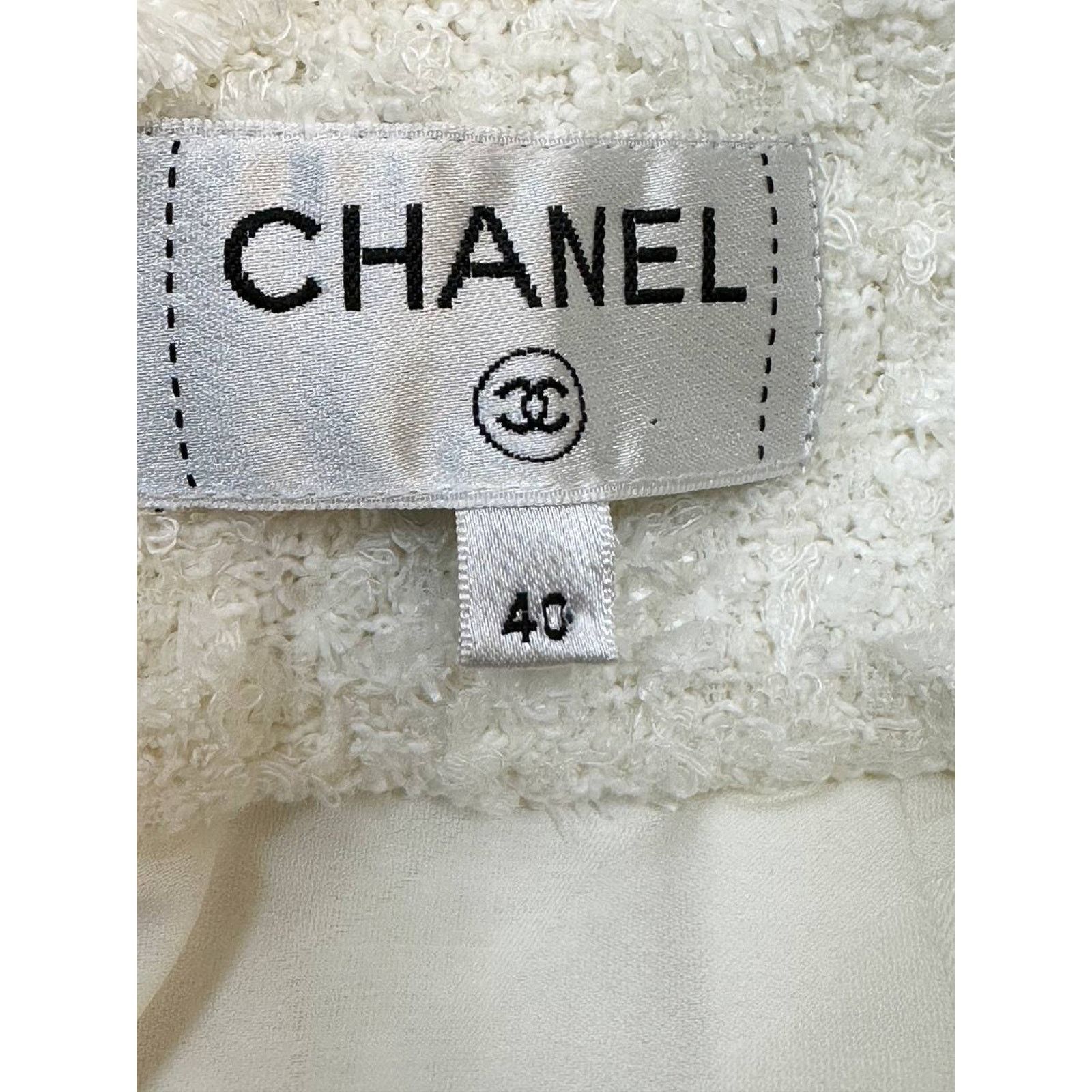 Chanel Chanel Tweed Ivory Mini Skirt Sz.40 Size 28" / US 6 / IT 42 - 6 Thumbnail
