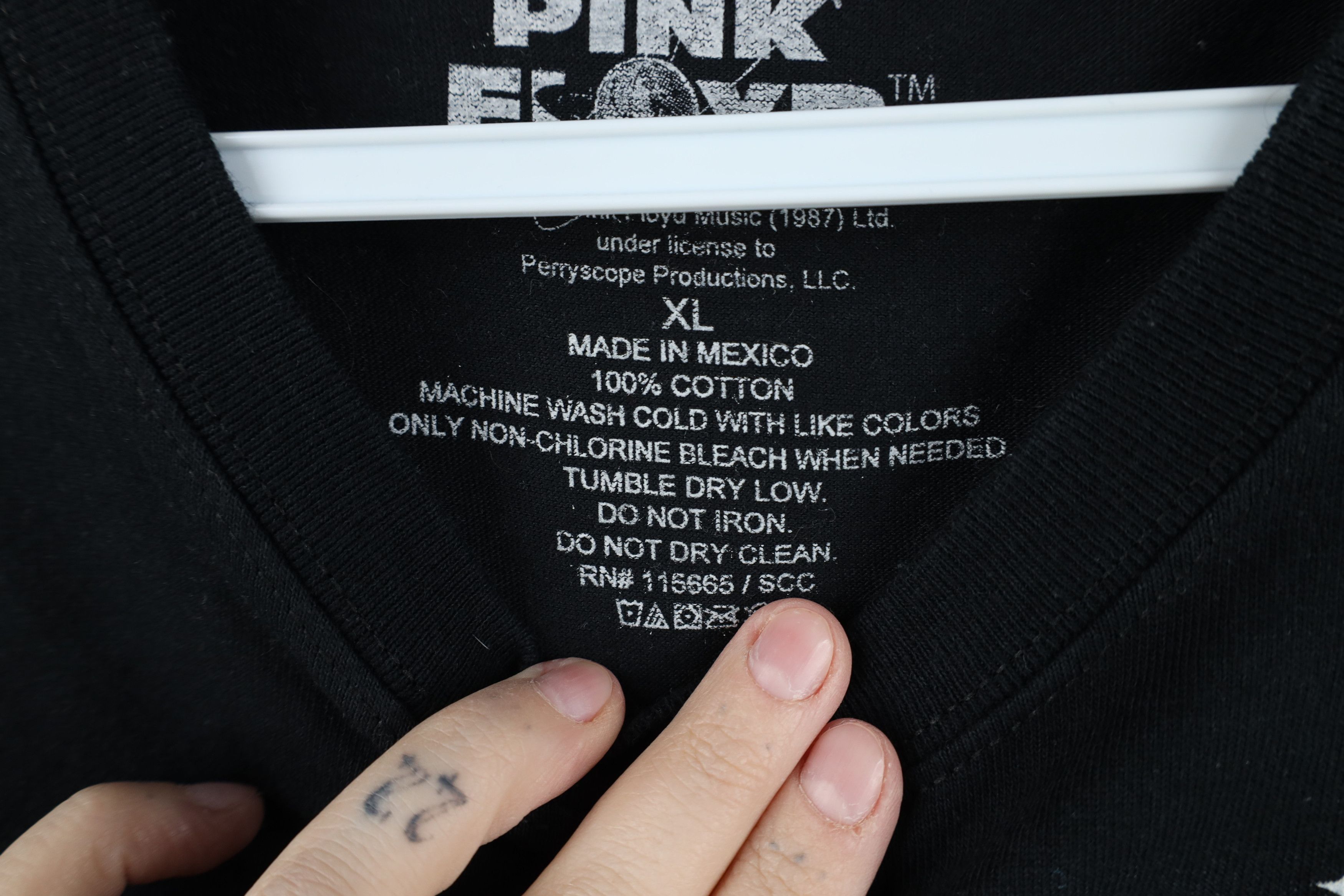 Vintage Retro Y2K Dark Side of the Moon Pink Floyd Band T-Shirt Size US XL / EU 56 / 4 - 9 Thumbnail