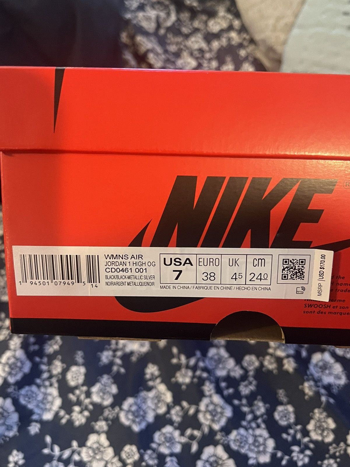 Nike Wmns Jordan 1 Retro High OG Silver Toes Size US 7 / IT 37 - 7 Thumbnail