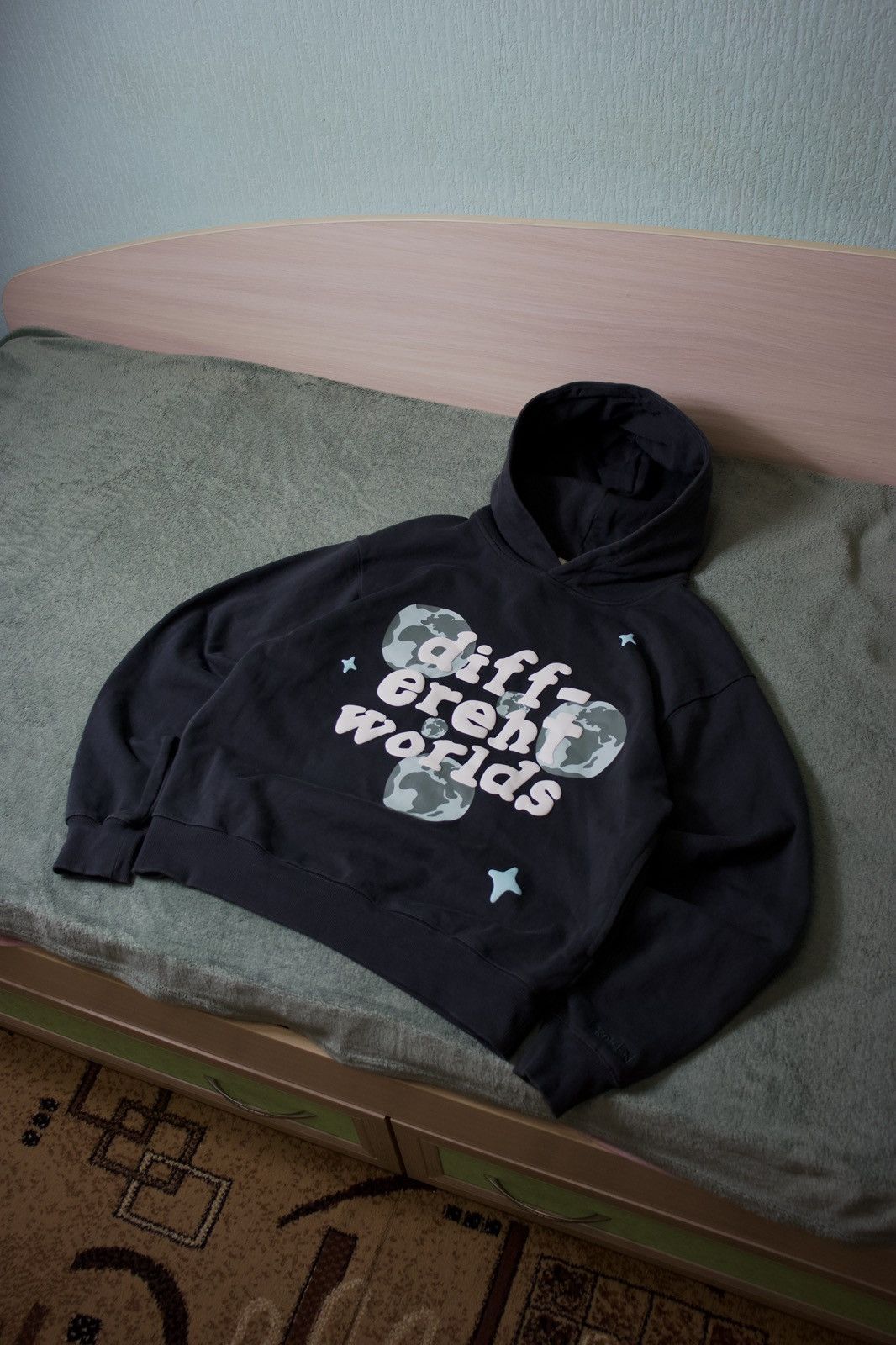 Broken Planet Broken Planet Different Worlds Hoodie Dark Blue Boxy Fit y2k Size US M / EU 48-50 / 2 - 1 Thumbnail