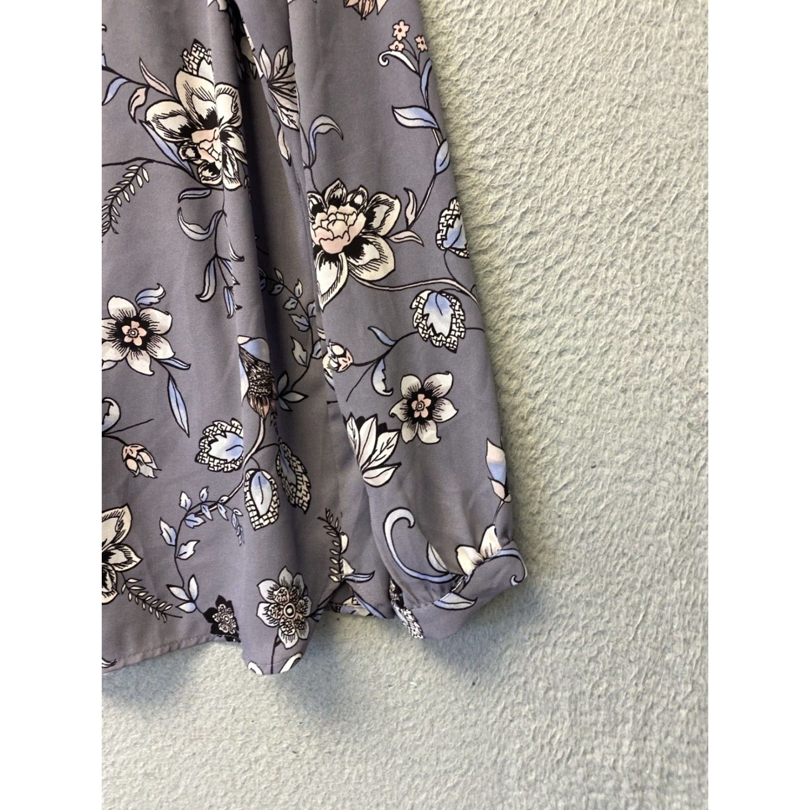 Ann Taylor VINTAGE Ann Taylor Loft Sheer Blouse Flowery Women’s PM Gray Size M / US 6-8 / IT 42-44 - 2 Thumbnail