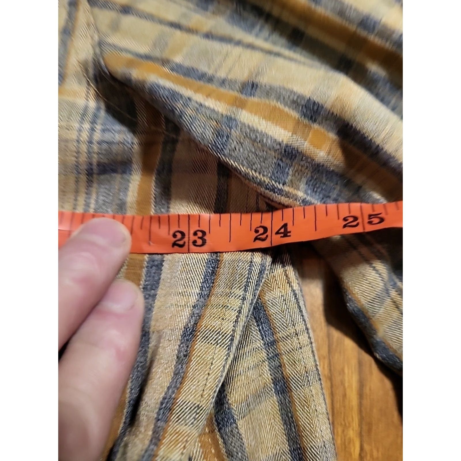 Wrangler Wrangler Outdoor Series XL Shirt Tan Plaid Long Sleeve Button-Up with Pockets Mens XL Tan Plaid Outdoor Series Shirt Size US XL / EU 56 / 4 - 4 Thumbnail